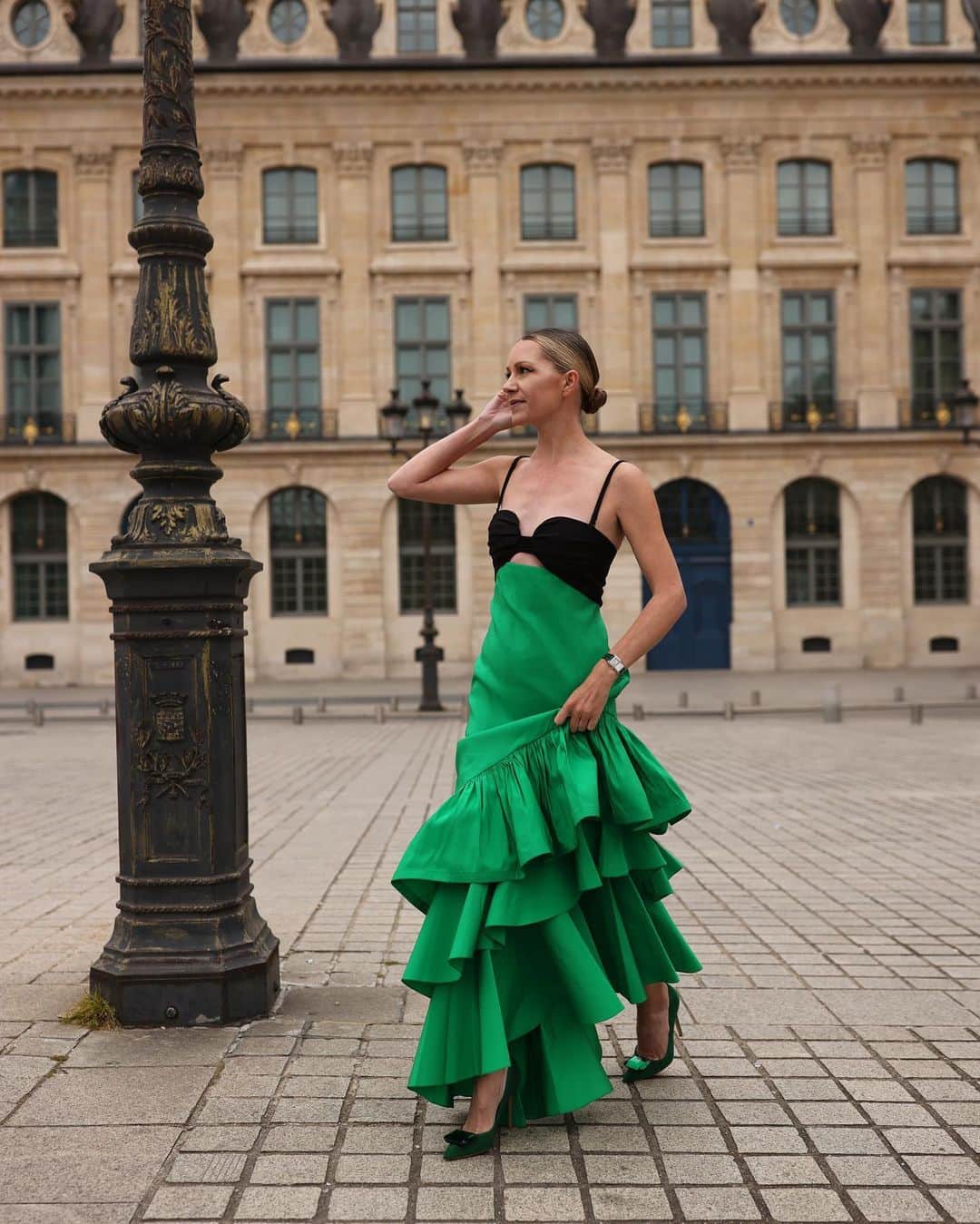 ブレア・イーディーさんのインスタグラム写真 - (ブレア・イーディーInstagram)「Exploring the city of love with my @Longines DolceVita, the perfect watch to wear in Paris. #EleganceisanAttitude #LonginesDolceVita #LonginesPartner」6月3日 6時45分 - blaireadiebee