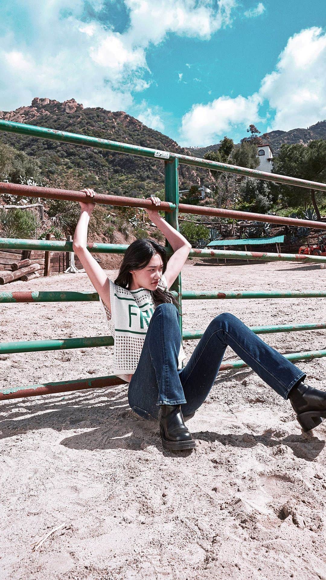 motherdenimのインスタグラム：「Fresh To Death. The Be Square Pull Over in Fresh & The High Waisted Runaway in Teaming Up.」