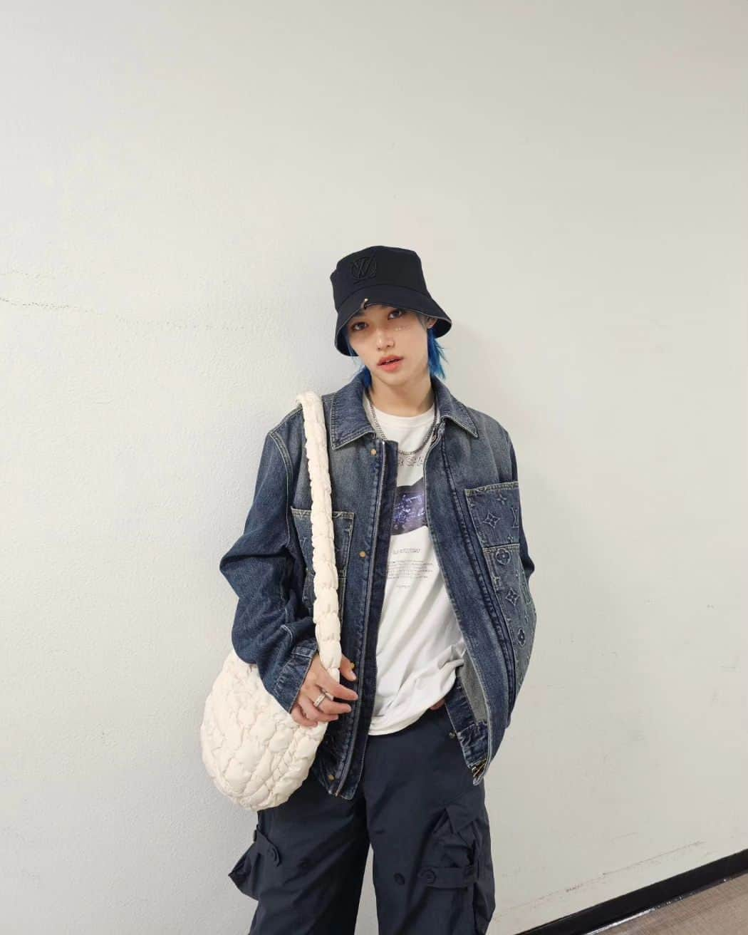 Stray Kidsさんのインスタグラム写真 - (Stray KidsInstagram)「🩵💙 #felix #staywithme」6月3日 13時53分 - realstraykids