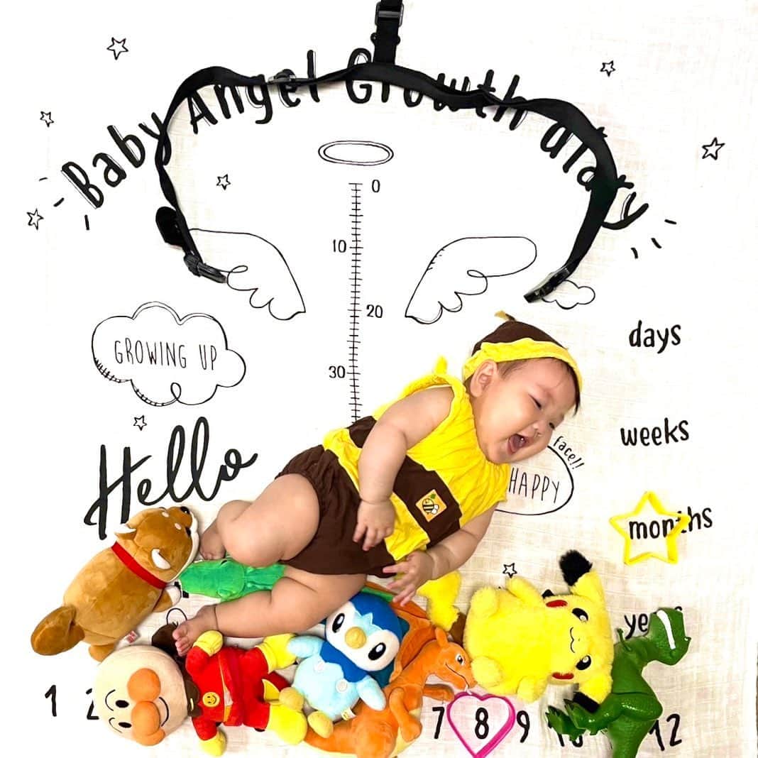 渡部太基さんのインスタグラム写真 - (渡部太基Instagram)「. My sweet angel♡ 今日で㊗️8ヶ月🎉👼  ネタが尽きて来て8ヶ月だからハチ🐝w 家にある物並べてUFOキャッチャー風に👍🤣 #わたべんちのお姫さま #生後8ヶ月 #おめでとう #寝相アート #UFOキャッチャー  #ハチをGETせよ #GETならず ww」6月3日 8時28分 - daikick7