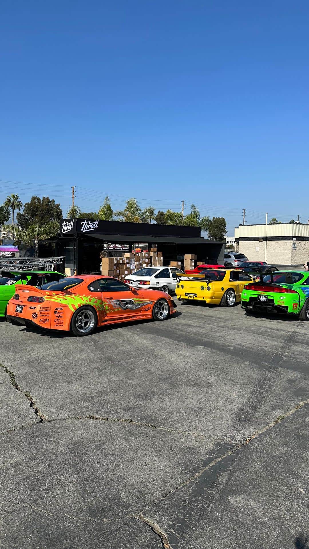 コーディー・ウォーカーのインスタグラム：「Tomorrow will mark the biggest LA @fuelfest EVER! Plan accordingly and make things easier on yourself by parking in our offsite parking lot here! 4951 Commerce Dr, Irwindale, CA 91706 Shuttles will run you from there into the venue all day long! Bring some sunscreen. See you mañana! #fuelfest #fuelfestla」