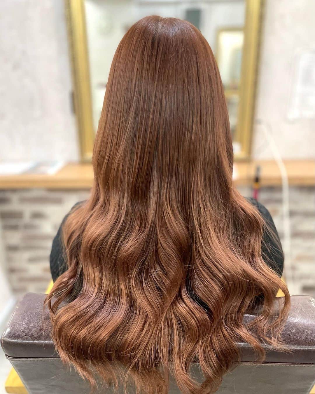 salon PRATiNO(サロンプラチノ)のインスタグラム：「. 明るめのピンクベージュカラー♪ 透明感があり、柔らかな雰囲気に◎  💎💎💎  . . .  #hair#pratino#clavis#ハイトーン#韓国ヘア#デジパ#縮毛矯正#名古屋美容院#栄美容院#ショートカット#ウルフカット#透明感カラー#クラビス#酸熱トリートメント#ダメージ毛#ヘアサロン#女性スタッフのみ#初めてのブリーチ#白髪染め#ペールカラー#エクステ#シールエクステ#ヘアメ#アイブロウ#メンズアイブロウ#メイク#ファイバープレックス#スタッフ募集」