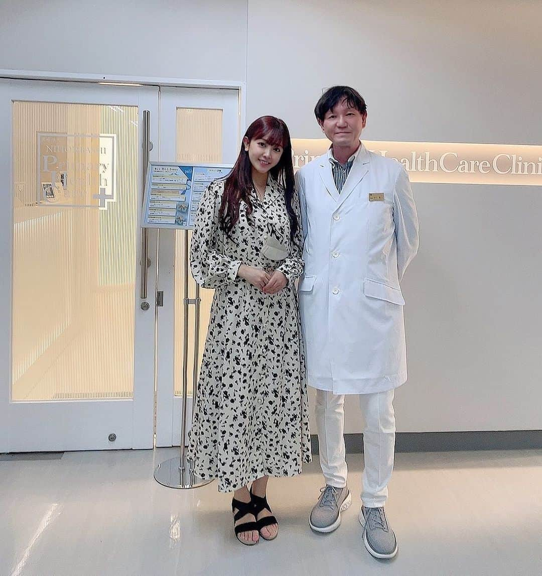 山本ひかるのインスタグラム：「日本橋PHCクリニックの中川先生🏥 @dr.taiichinakagawa  腸内フローラも中川先生にやってもらったし、今ダイエットしているのも診てもらっています୧(*´･-･｀*)୨✨ あと5kgは痩せたいけど、ちょっと痩せたらかなり身体楽になってきた😭 #日本橋 #クリニック #腸内フローラ #ダイエット #健康」