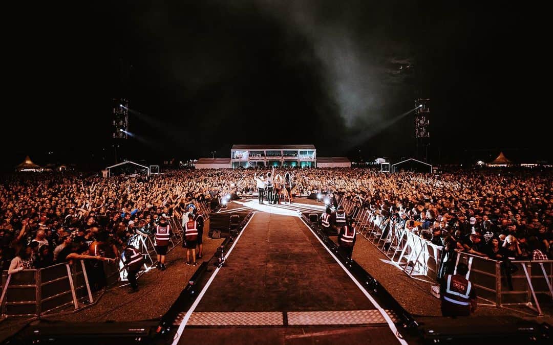 ニッキー・シックスさんのインスタグラム写真 - (ニッキー・シックスInstagram)「Prague ROCKS! Epic show 💥  #mötleycrüe #TheWorldTour  📷 : @samshapiromedia」6月3日 10時06分 - nikkisixxpixx