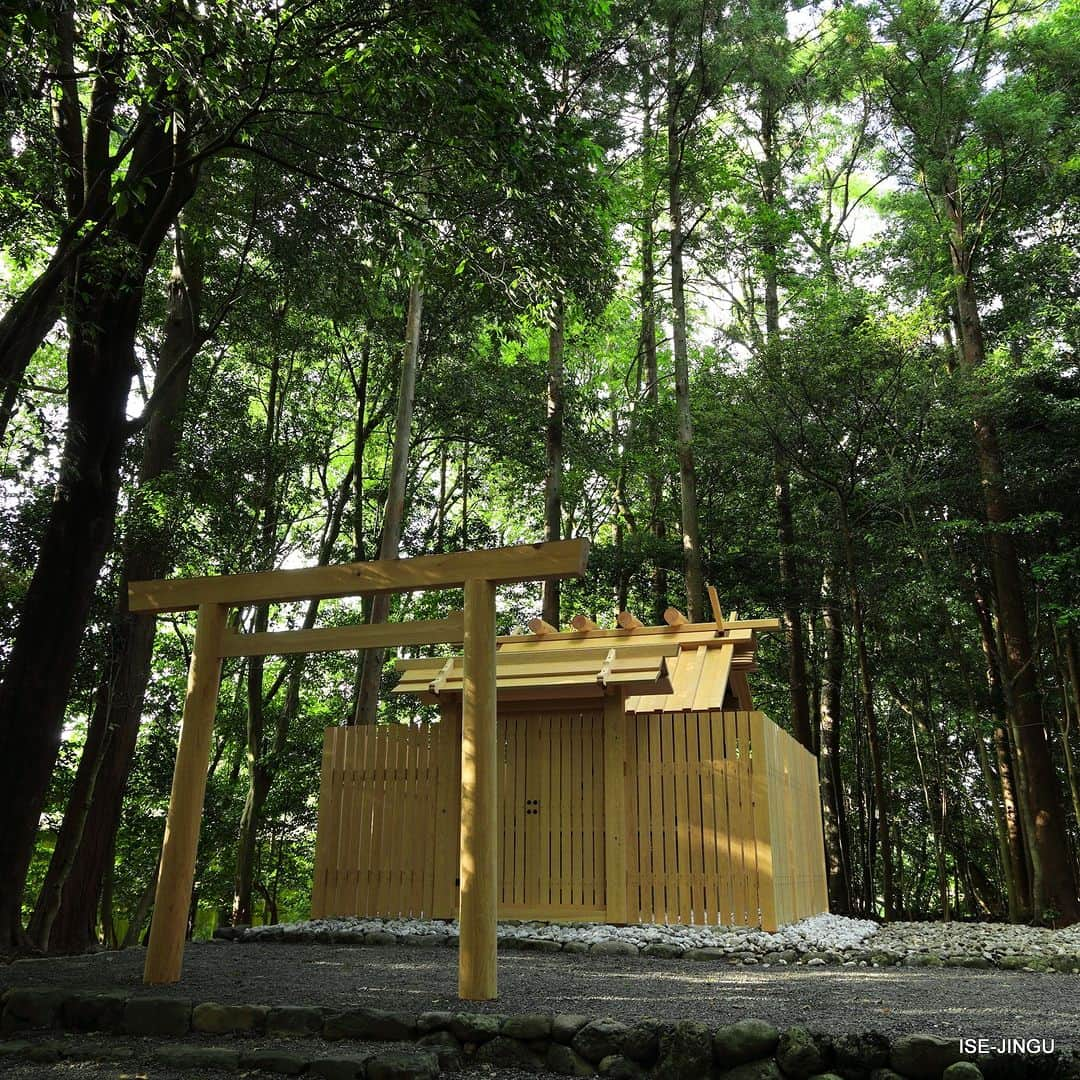 伊勢神宮のインスタグラム：「#伊勢神宮 #神宮 #神社 #心のふるさと #川原神社 #内宮 #摂社 #還座 #神宮125社 #isejingu #jingu #soul_of_japan #japan #jinja #shinto #kawara_jinja」