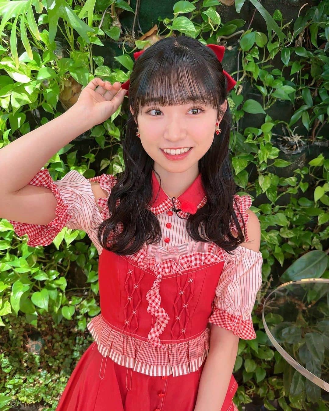 山内瑞葵さんのインスタグラム写真 - (山内瑞葵Instagram)「. ୨୧┈┈┈┈┈┈┈┈┈┈୨୧ . 赤い衣装好き〜♥️ . #AKB48 #衣装 . ୨୧┈┈┈┈┈┈┈┈┈┈୨୧」6月3日 11時17分 - zukky_48
