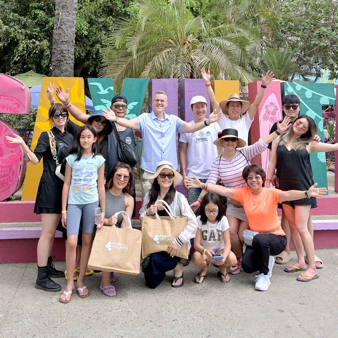 ARIIX Officialさんのインスタグラム写真 - (ARIIX OfficialInstagram)「Relive the magic of day 1 & 2 of our #GreatEscapeVallarta ☀️! #PartnerCo celebrated our brand partners with this unique experience in Puerto Vallarta 🪅 for their hard work and dedication. 💪🏼」6月3日 11時36分 - partnercoglobal
