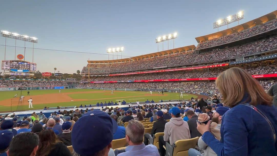 ロブ・モローのインスタグラム：「#Dodgers #Yankees #lougehrigday #dodgerstadium @projectals」