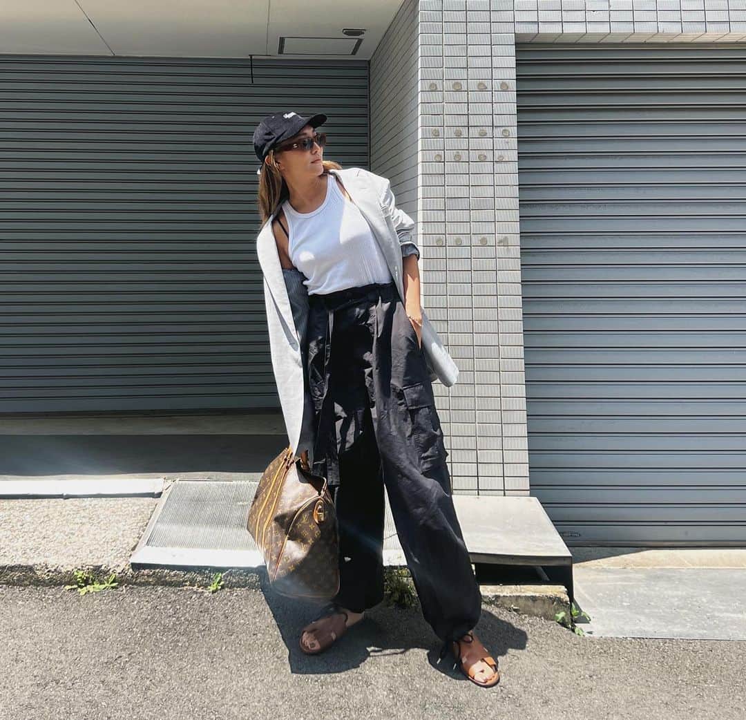 小竹麻美のインスタグラム：「シフク 10 デイズ 🩶」