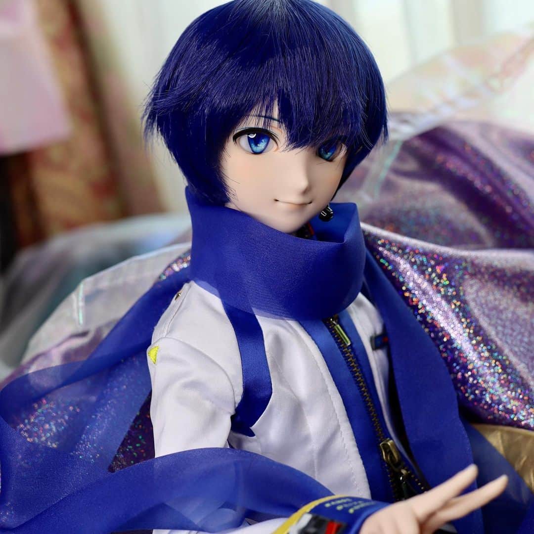 のインスタグラム：「DD男子はいいぞ…✨  こういう二次元っぽいというかアニメっぽい造形の青年ドールで過去一の造形なんじゃない？ さすがボークスさん✨  8ヶ月待ってよかった…  #ddkaito #KAITO #vocaloid  #DD男子はいいぞ #ドルフィードリーム #bjd #bjddoll #doll #volksdoll #dollfiedream #人偶 #人形  #dollfiedreamboy #animeart」