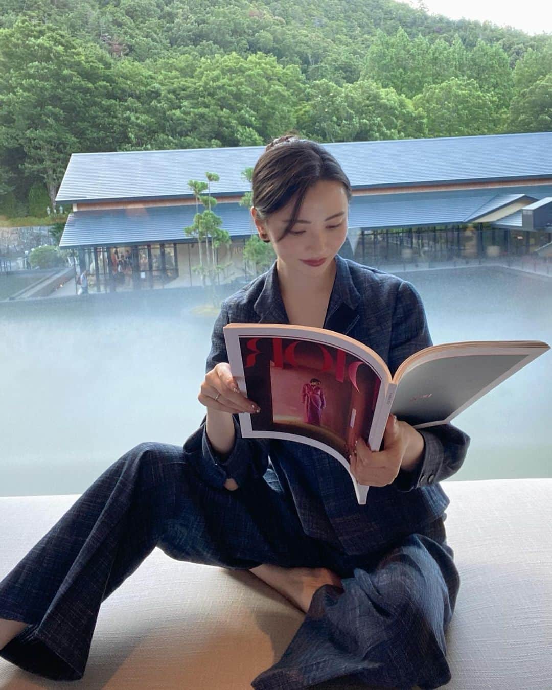 平田りえさんのインスタグラム写真 - (平田りえInstagram)「Two minutes later….📙」6月3日 23時00分 - riehirata0315