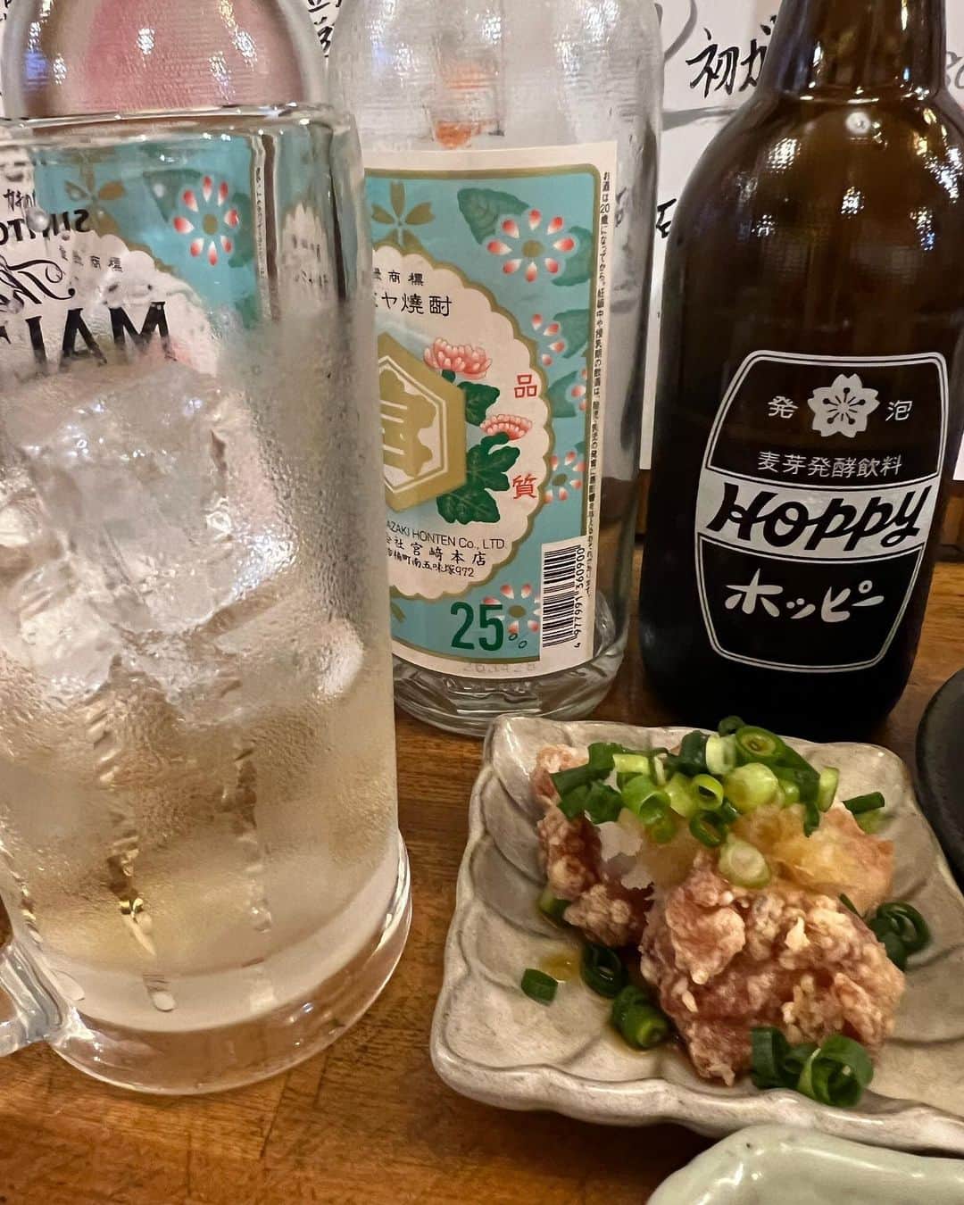 佐藤竜雄のインスタグラム：「色んな店に行くとみんな『とある科学の超電磁砲』の話をしている。この間までは北斗の話ばかりだったけど今はそんな感じ。色々聞いてて面白い。 #高円寺 #ホッピー #パチンコかーい #そこからインデックスの話題に #北斗の拳」