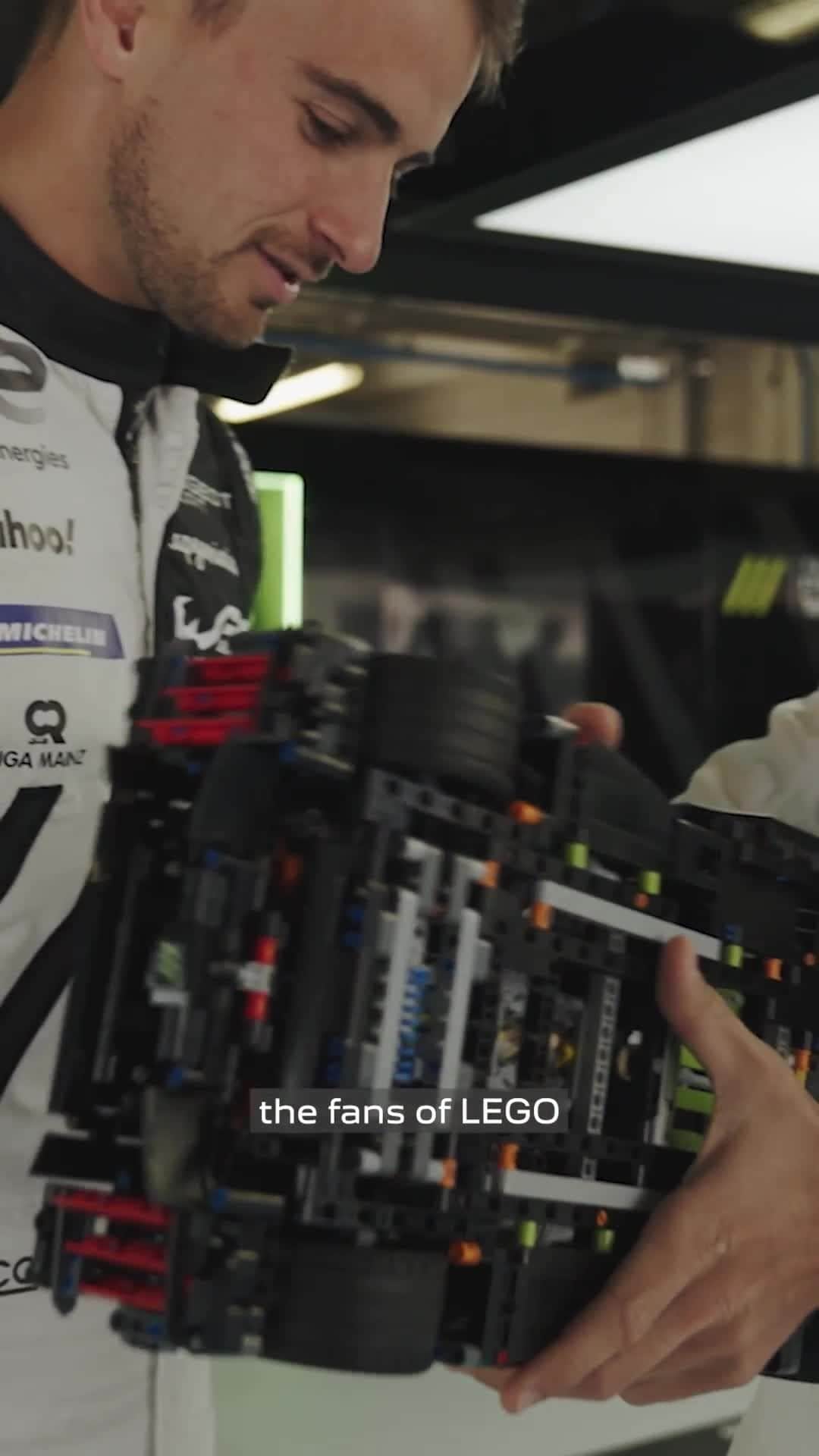 LEGOさんのインスタグラム動画 - (LEGOInstagram)「In just one week the race at Le Mans ...