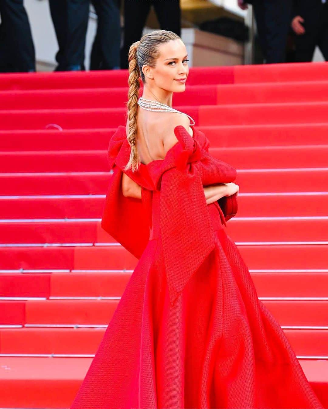 ペトラ・ネムコバさんのインスタグラム写真 - (ペトラ・ネムコバInstagram)「This red carpet look was definitely loved ❤️❤️❤️  #THANKYOU 4 the #LOVE  @britishvogue @voguefrance @voguejapan @vanityfairitalia @observer @parismatch   #SUSTAINABLEFashion look by:  Jewellery by @chopard  Dress by @benchellal  Clutch by @rossoyuki   Hair @alexandre_reboul  Make up @samira_pikpo    #Chopard  #CannesFilmFestival #Cannes2023」6月3日 21時33分 - pnemcova