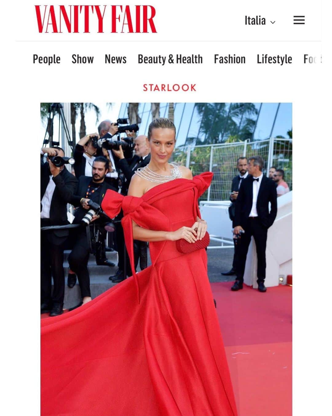 ペトラ・ネムコバさんのインスタグラム写真 - (ペトラ・ネムコバInstagram)「This red carpet look was definitely loved ❤️❤️❤️  #THANKYOU 4 the #LOVE  @britishvogue @voguefrance @voguejapan @vanityfairitalia @observer @parismatch   #SUSTAINABLEFashion look by:  Jewellery by @chopard  Dress by @benchellal  Clutch by @rossoyuki   Hair @alexandre_reboul  Make up @samira_pikpo    #Chopard  #CannesFilmFestival #Cannes2023」6月3日 21時33分 - pnemcova