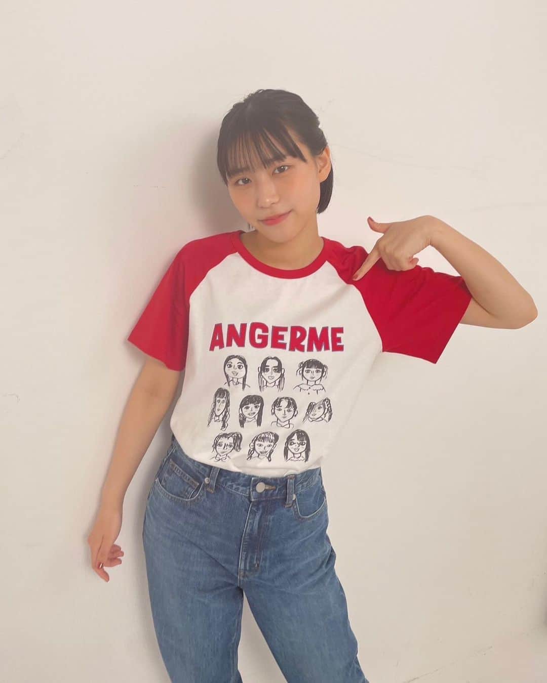 ANGERMEさんのインスタグラム写真 - (ANGERMEInstagram)「.  GUさんとHello! Projectのコラボ✨  25周年記念コラボTシャツやバッグ、 各グループのTシャツやアクセサリーが  6月16日(金)に販売開始です！！！！！！  アンジュルムが企画したTシャツは、 “ANGERME”とメンバーの似顔絵、裏には“KEEP YOUR SMILE！”の文字がデザインされています☺️💙  そしてアクセサリーは、 天使の涙をイメージしたイヤーカフです🪽💧  ぜひGETしてください！！！  #GU #helloproject #ハロプロ #angerme #アンジュルム #伊勢鈴蘭 #橋迫鈴 #為永幸音」6月3日 21時33分 - angerme_official