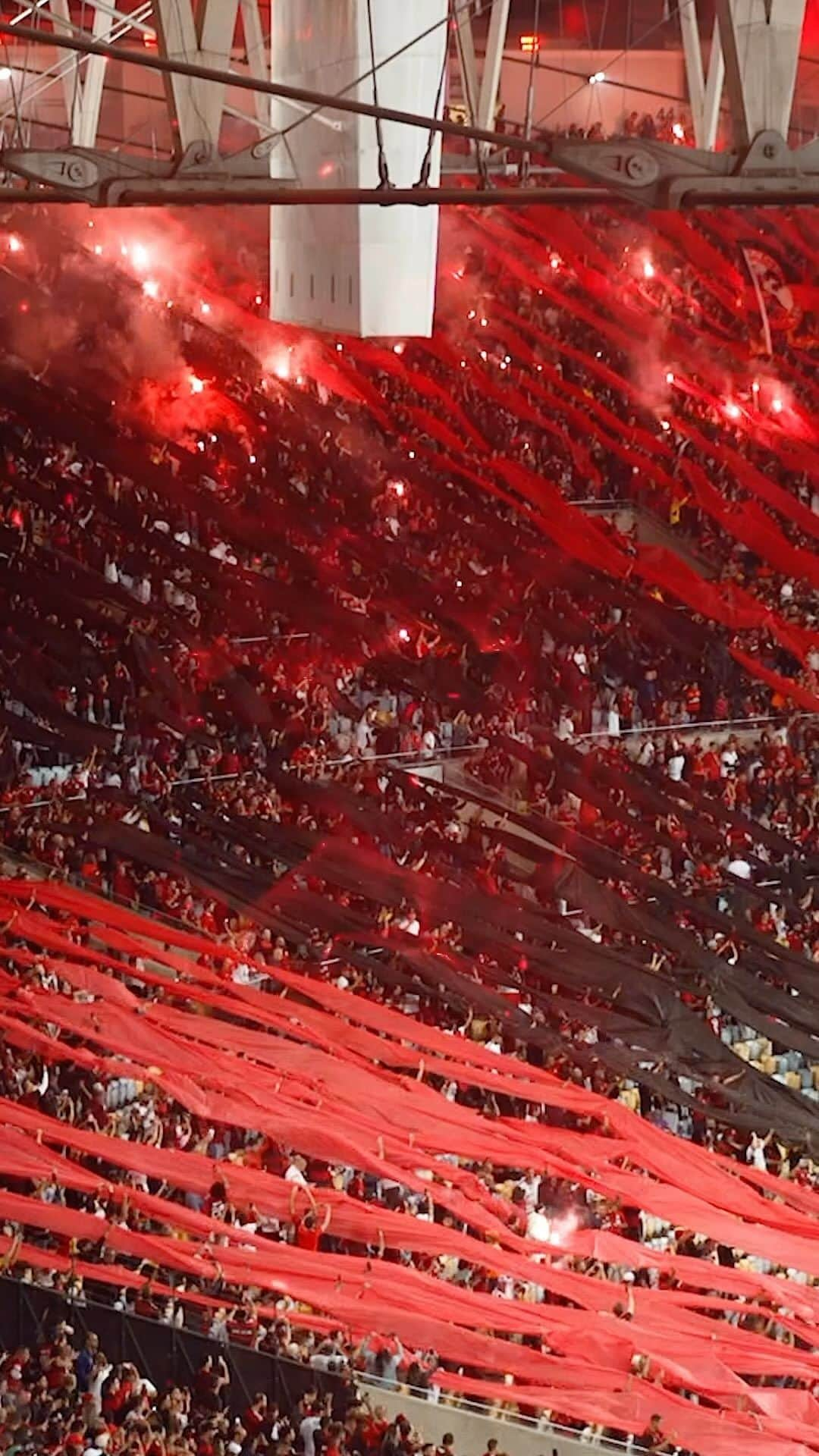 ダヴィド・ルイス・モレイラ・マリーニョのインスタグラム：「❤️🖤 @flamengo」