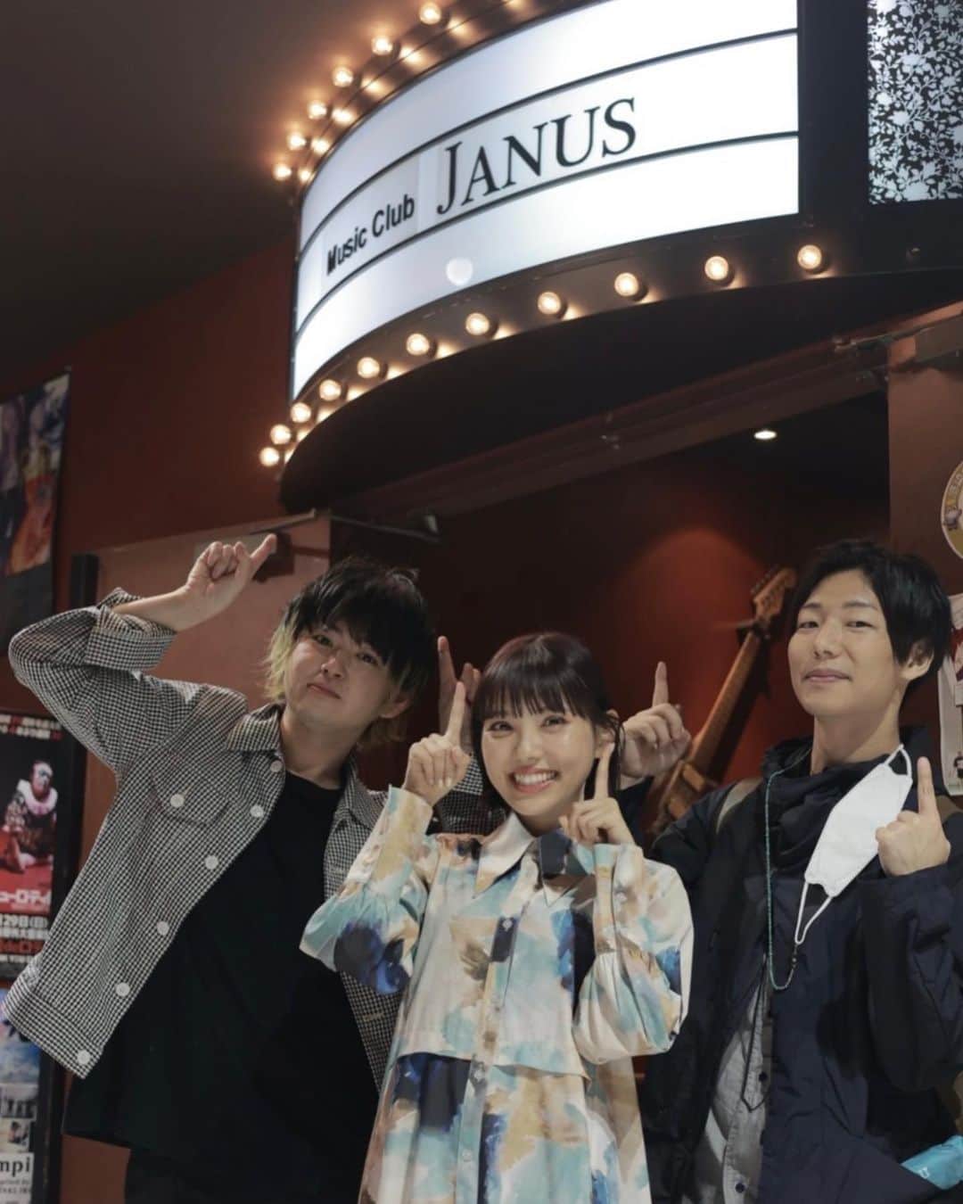 幹葉（スピラ・スピカ）のインスタグラム：「#ぎゅっとずっとツアー 🍹🍊 後半戦は心斎橋JANUSからスタート😚 皆の歌声も、歓声も、全部全部最高に嬉しかった！ 本当にありがとう！！ こんなん喜んで犬みたいに駆け回ってまうわな🐕🐕🐕 歌もMCもたっっぷりお届けした大阪公演。 絶対また会いに行くっ」