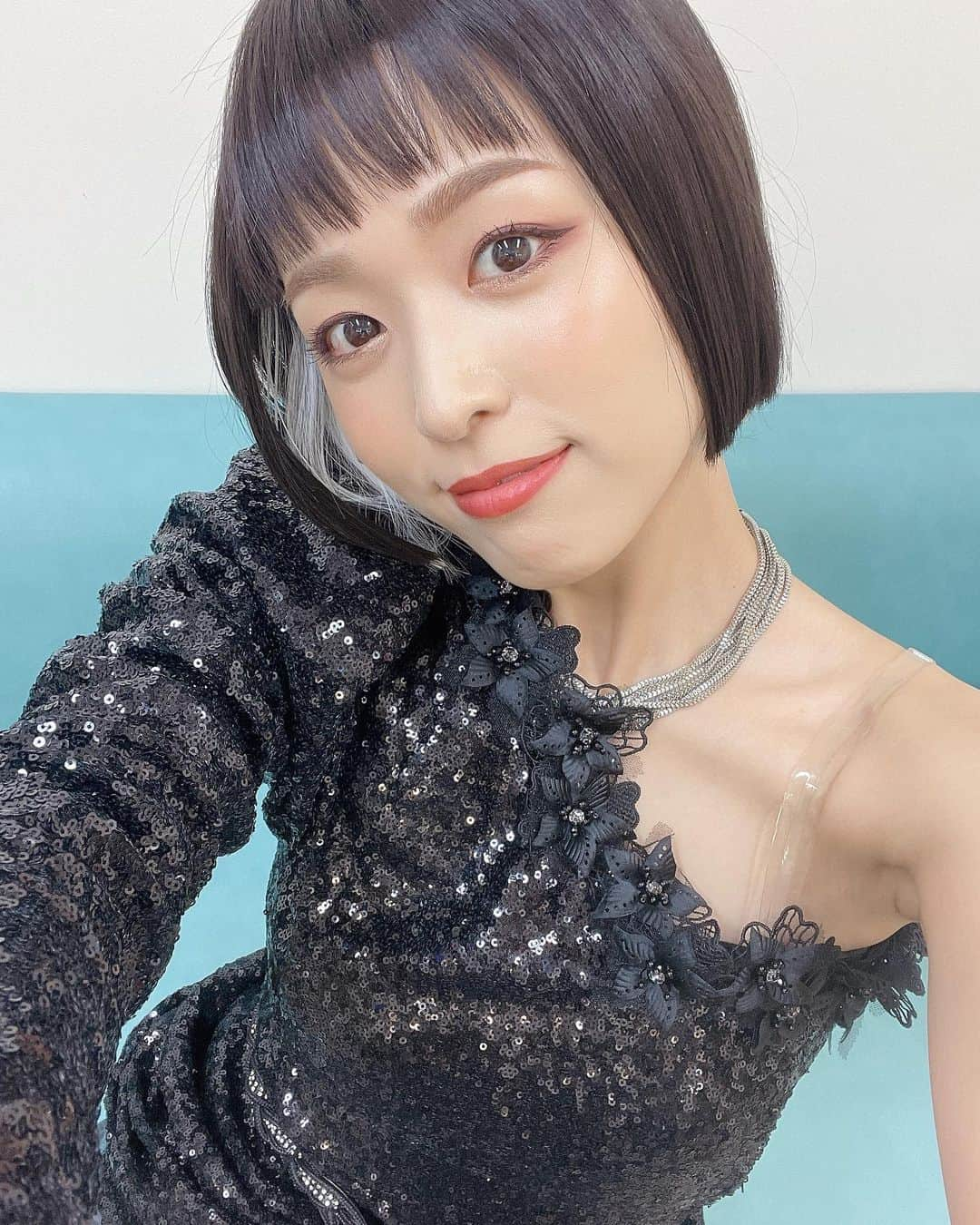 長谷川愛さんのインスタグラム写真 - (長谷川愛Instagram)「「HELI-X〜スパイラル・ラビリンス〜」昨日、初日を迎えて今日で3公演終了しました✨  稽古期間からイシスと毎日向き合って今生きています。  久しぶりの舞台で今でもすごく緊張していますが、イシスの想いや伝えたい言葉に自分自身が強くしてもらえてる気がしています。  それと同時に人の感情を動かすことは簡単じゃないんだなとも感じています。  だからこそ私自身ももっと努力して前に進んでいかなきゃとなって改めて思いました！ 頑張るぞーーー♡  11日まで池袋サンシャイン劇場で上演していますので、お時間ある方はぜひ遊びに来て下さい✨ お待ちしております☺️  そして、皆さんも毎日お疲れ様です💕皆さんの頑張りが私のパワーになっています!!ありがとう😭 一緒に頑張りましょうね♡  #舞台helix #スパイラルラビリンス #イシス #長谷川愛」6月3日 22時13分 - hase_ai_02