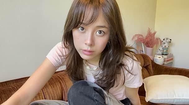 佐藤ミケーラ倭子のインスタグラム：「髪色変えてみたけどどうかな？🤎 YouTubeみてね!」