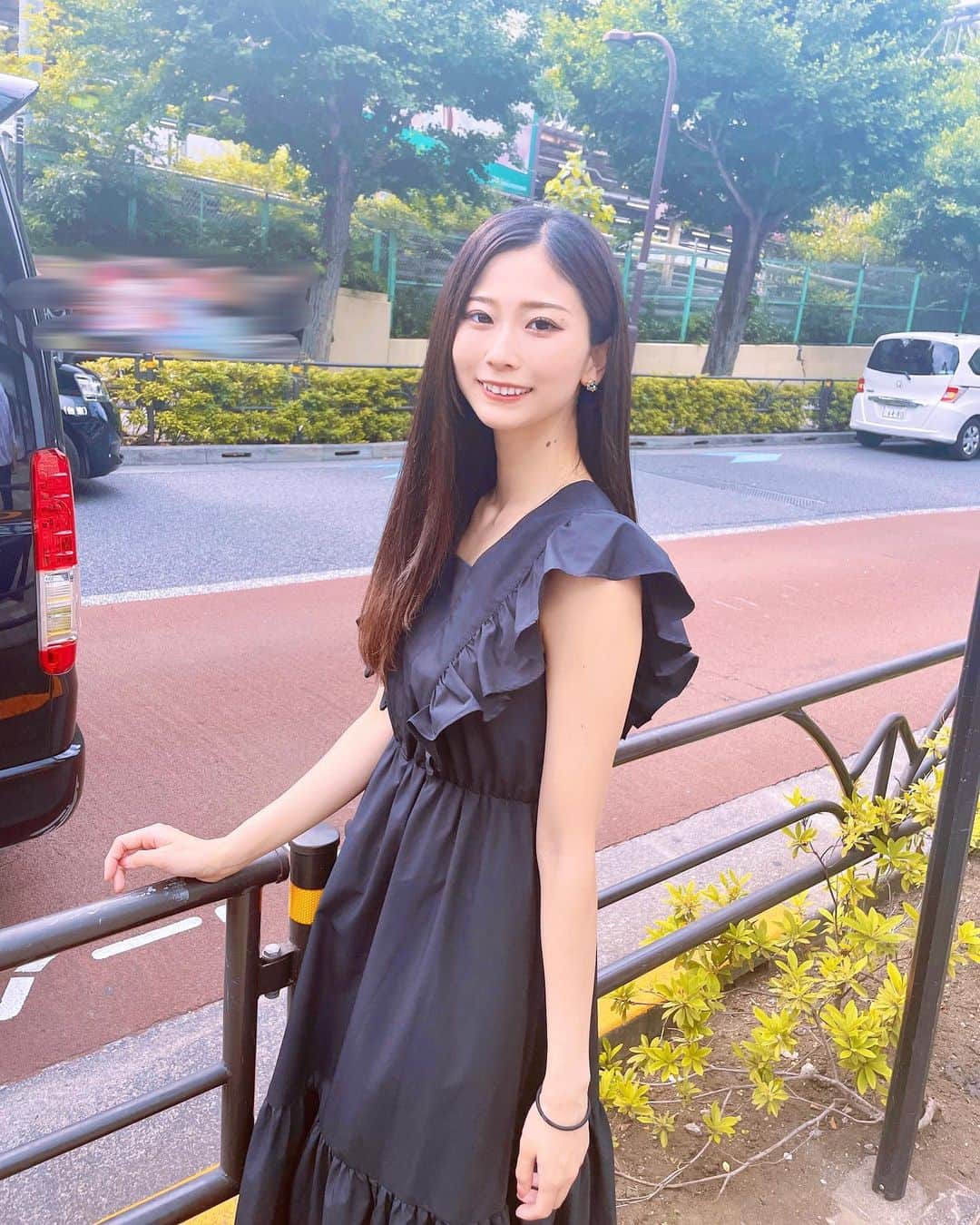 塩野響子のインスタグラム：「⠀しーなちゃんとまいちゃんにめちゃめちゃ褒めてもらったワンピ♡♡♡」