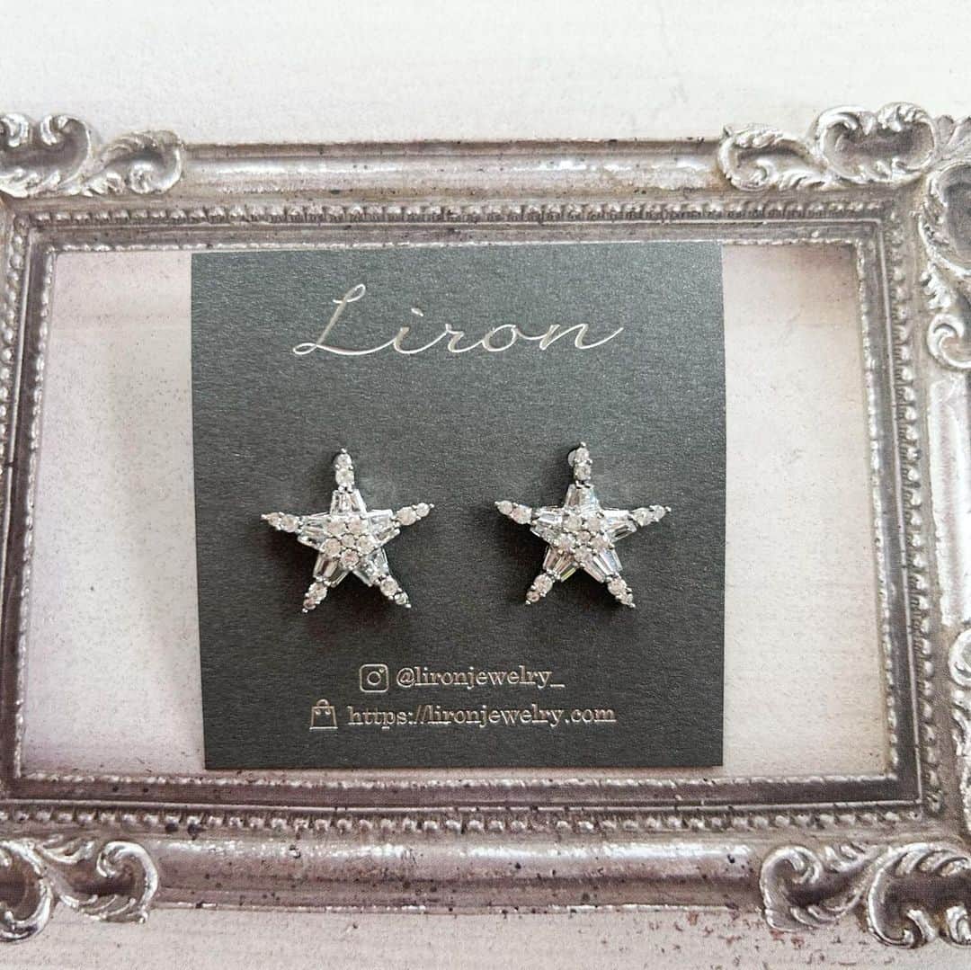 miho.a.nicoさんのインスタグラム写真 - (miho.a.nicoInstagram)「・ new accessory✨  @lironjewelry_  ✔︎スターピアス キラキラ☆ 小さ過ぎず、大き過ぎず、なのに存在感大🌟  pierce# @lironjewelry_  ・ ・ #アクセサリー#accessory#ピアス#pierce」6月3日 22時30分 - miho.a.nico