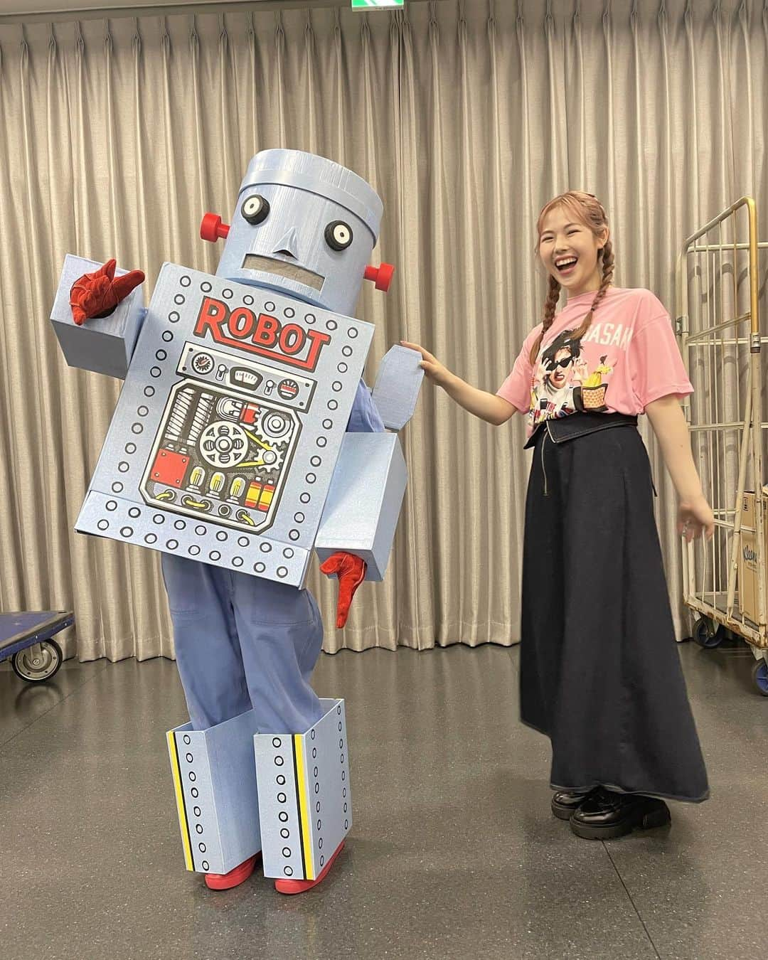 田中咲帆さんのインスタグラム写真 - (田中咲帆Instagram)「.🩷 ロボットのネジ回させてもらっちゃった🤖🔧」6月3日 22時37分 - saho_crownpop