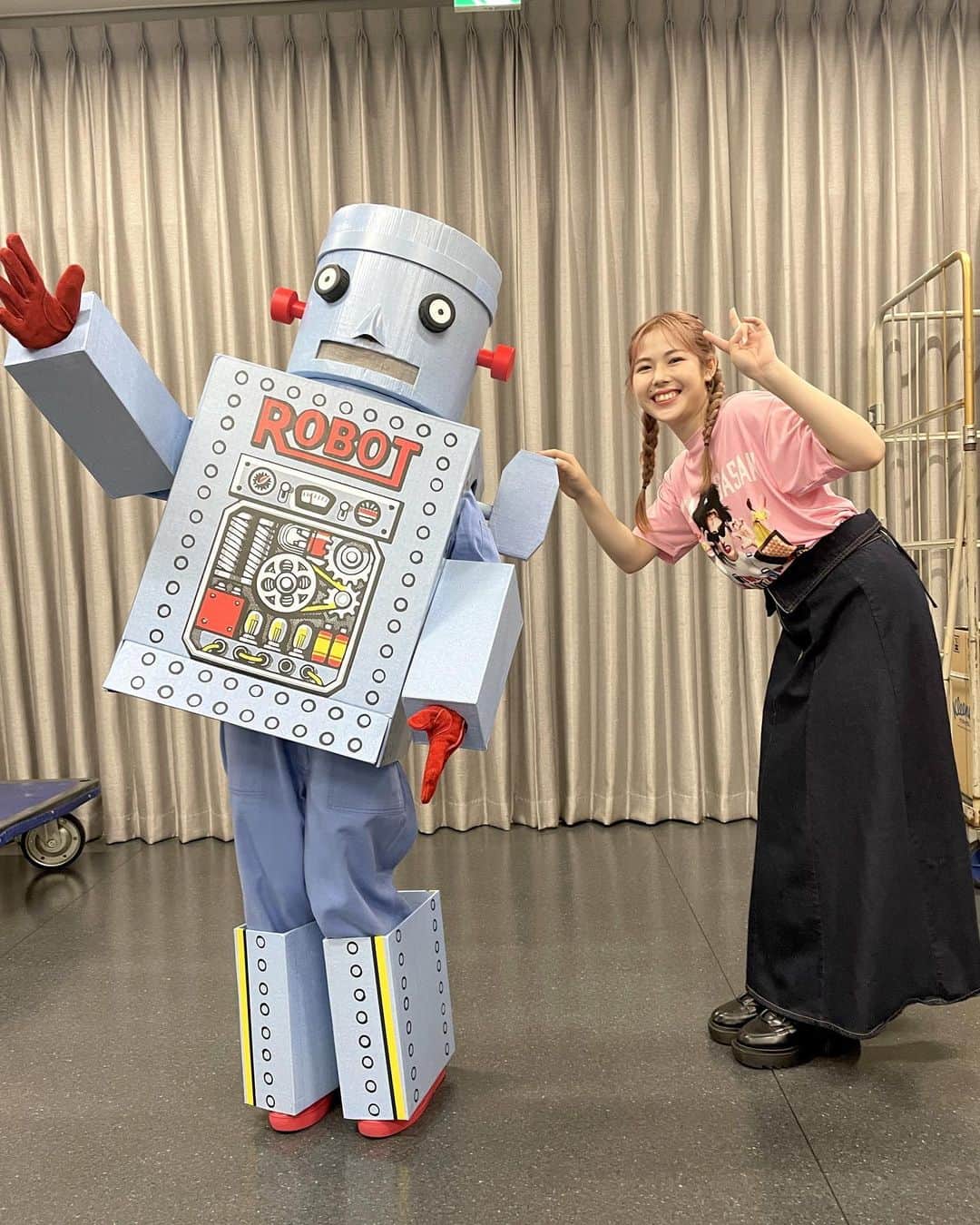 田中咲帆さんのインスタグラム写真 - (田中咲帆Instagram)「.🩷 ロボットのネジ回させてもらっちゃった🤖🔧」6月3日 22時37分 - saho_crownpop
