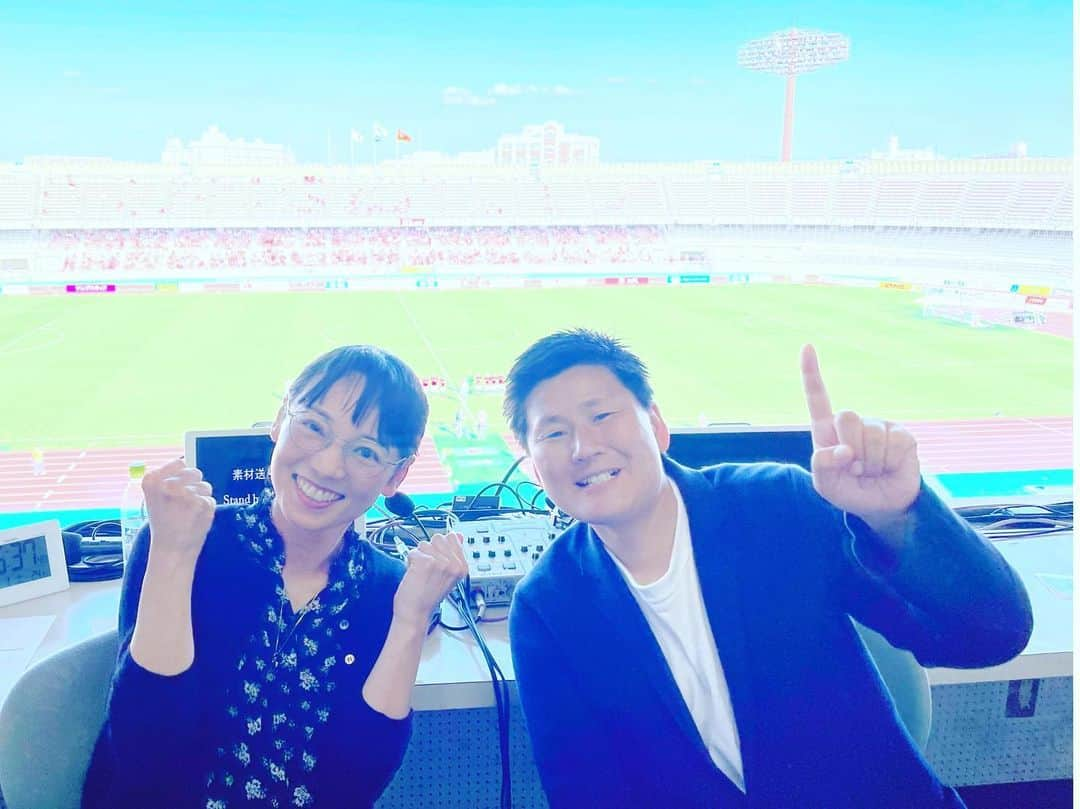 安田美香さんのインスタグラム写真 - (安田美香Instagram)「#Yogibo #WEリーグ 第21節⚽️  【 #三菱重工浦和レッズレディースvs #大宮アルディージャVENTUS 】 @浦和駒場スタジアム  🎤#DAZN 解説 #海堀あゆみ さん 実況 #安田美香  でお送りしました  サポーターの大声援の中  三菱重工浦和レッズレディースが  WEリーグ初優勝！！！  おめでとうございます！！！！！  埼玉ダービーの大声援の中  実況をつとめさせていただき  この上ない幸せでした  選手の笑顔も涙もサポーターのみなさんの声も  今日見たもの全てを  ずっと忘れません  女子サッカーが好きです  ありがとうございました！！！！！」6月3日 22時42分 - mika.yasuda.horipro