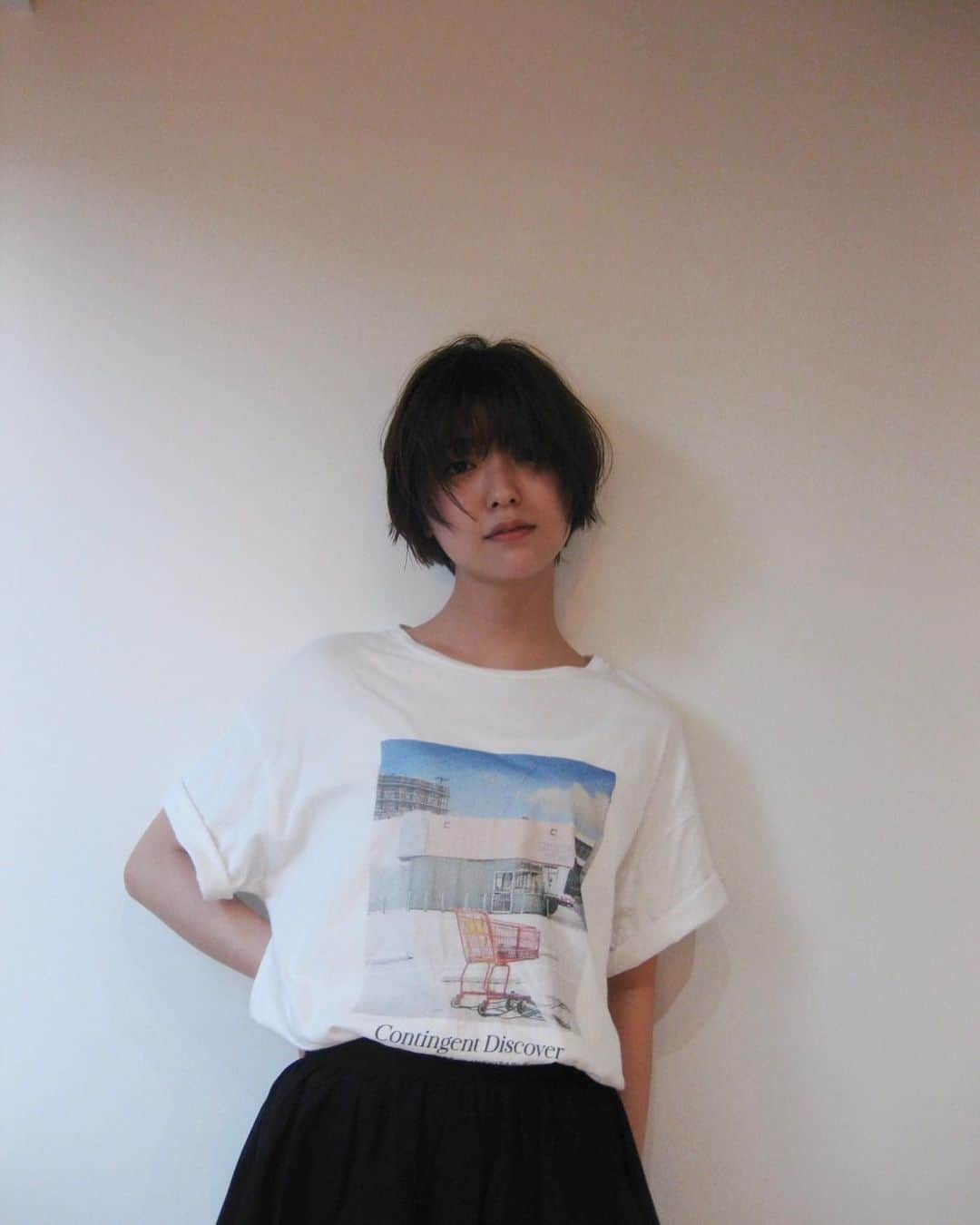 工藤美桜のインスタグラム：「まりさんがデジカメで撮ってくれたよ〜デジカメの質感もかわいい！ショートもとてもよい！」