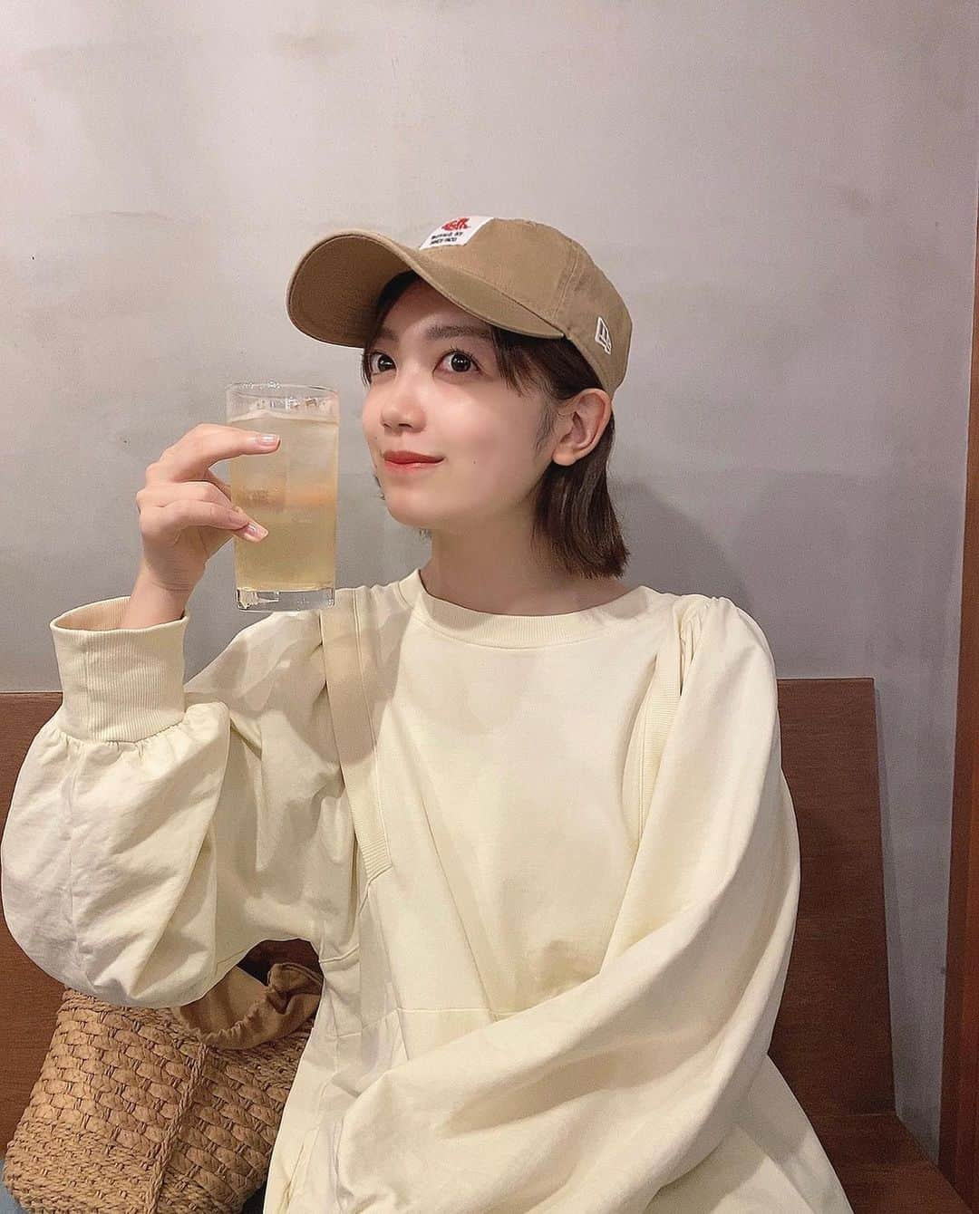 辻ゆかのインスタグラム：「🥃 休日のつじです。☺️  #梅酒ソーダ #olの休日 #すっぴん」