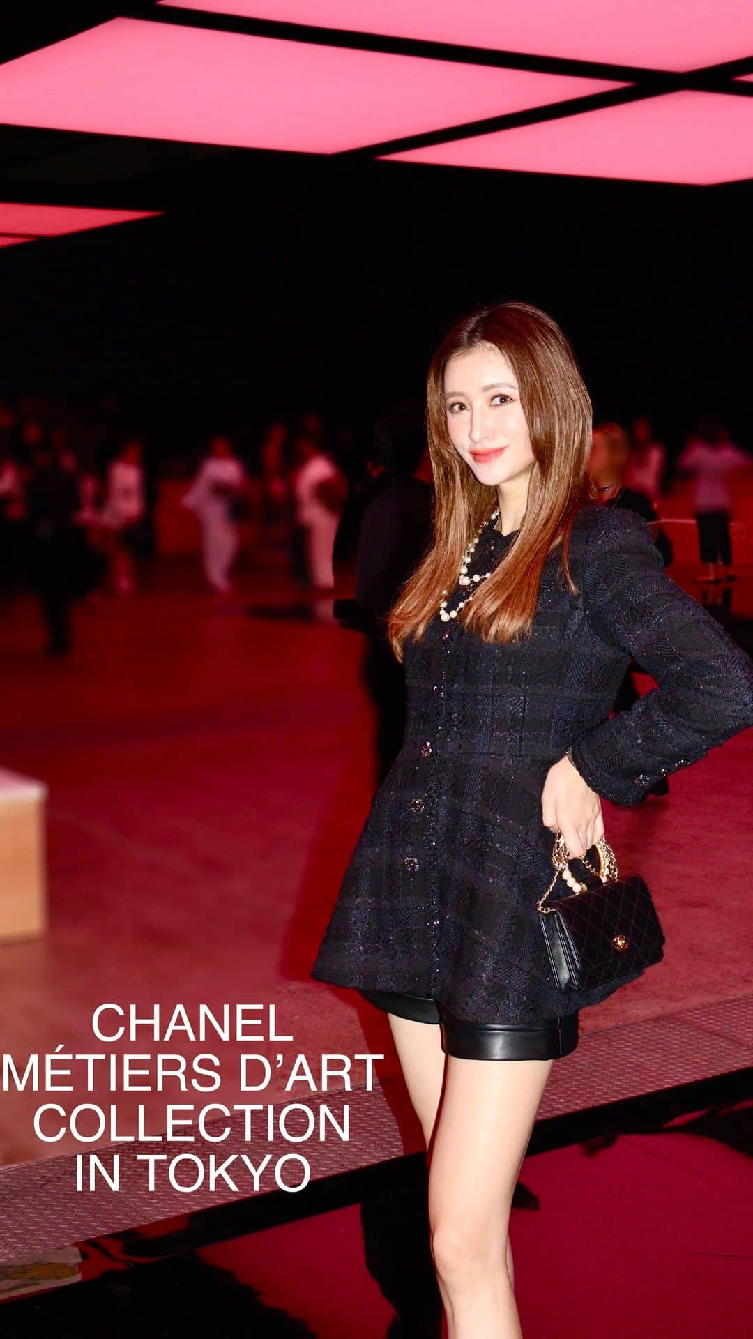 平山美春のインスタグラム：「@chanelofficial  MÉTIERS D’ART COLLECTION IN TOKYO🤍🖤  #chanel  #chanelshow  #chanelmetiersdart  #metiersdart」