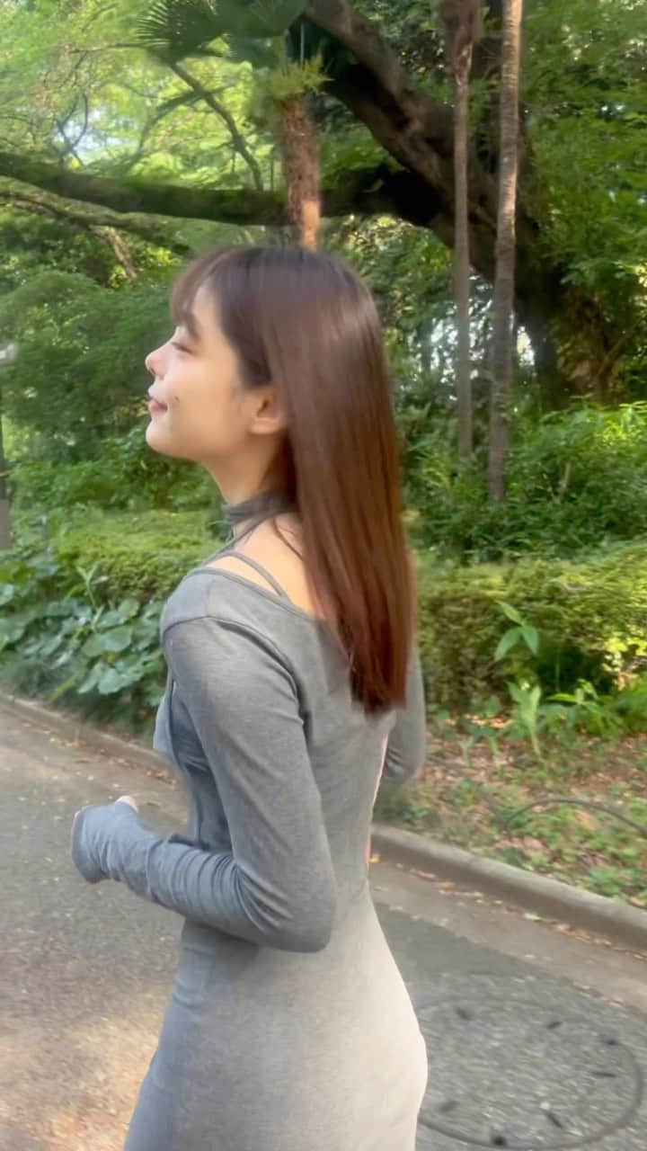 のインスタグラム：「早く梅雨明けないかなぁ！！#新宿御苑 #公園デート」