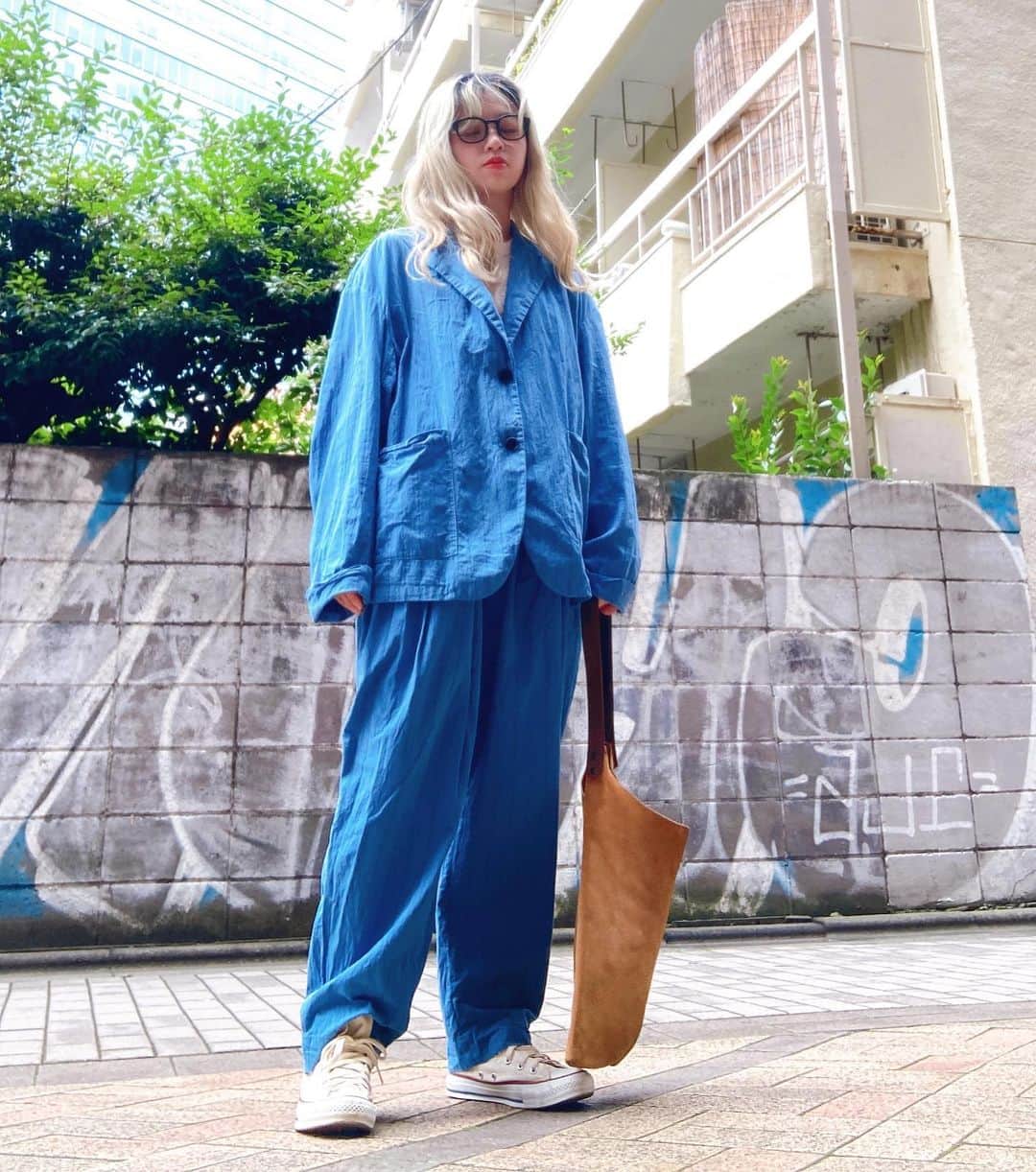 のインスタグラム：「とっても久しぶりにmarienkafer⭐︎  いつもん・フェニのジャケを描いてくれてる箕芳さんに初めてちゃんとご挨拶できました。  店長のちひろさん、私の見た目結構変わったしすごく久しぶりなのに覚えててくれた〰︎(T . T)  前撮影でスタイリングしてくれたsyukoさんもいて作品素敵だった♡  田島ハルコさん、水野しずさん、勝手に存じ上げてたけど初めましてでした⋆͛*͛ ͙͛⋆  楽しかった！」