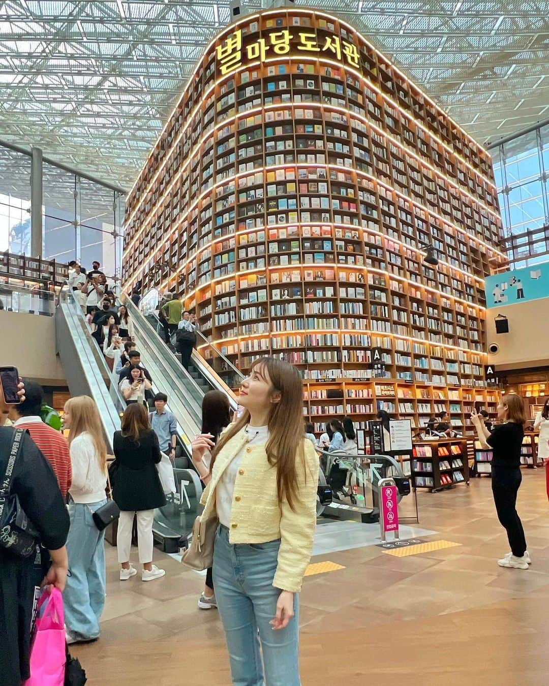 のインスタグラム：「เที่ยวเกาหลีมา🇰🇷❤️ . . 20年ぶり？くらいの韓国旅行🥰 . . . . #มิมุ #ไม่ใช่มุมิ #คนญี่ปุ่น #เที่ยว #เที่ยวเกาหลี #เกาหลี #อาหารเกาหลี  #みーむー #韓国旅行 #韓国カフェ  #韓ドラ でよく見るところいけて嬉しい🥰🇰🇷」