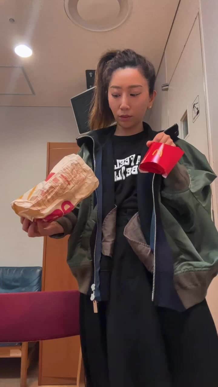木嶋真優のインスタグラム：「明日の13:30東京文化会館のリハ合間🍟」