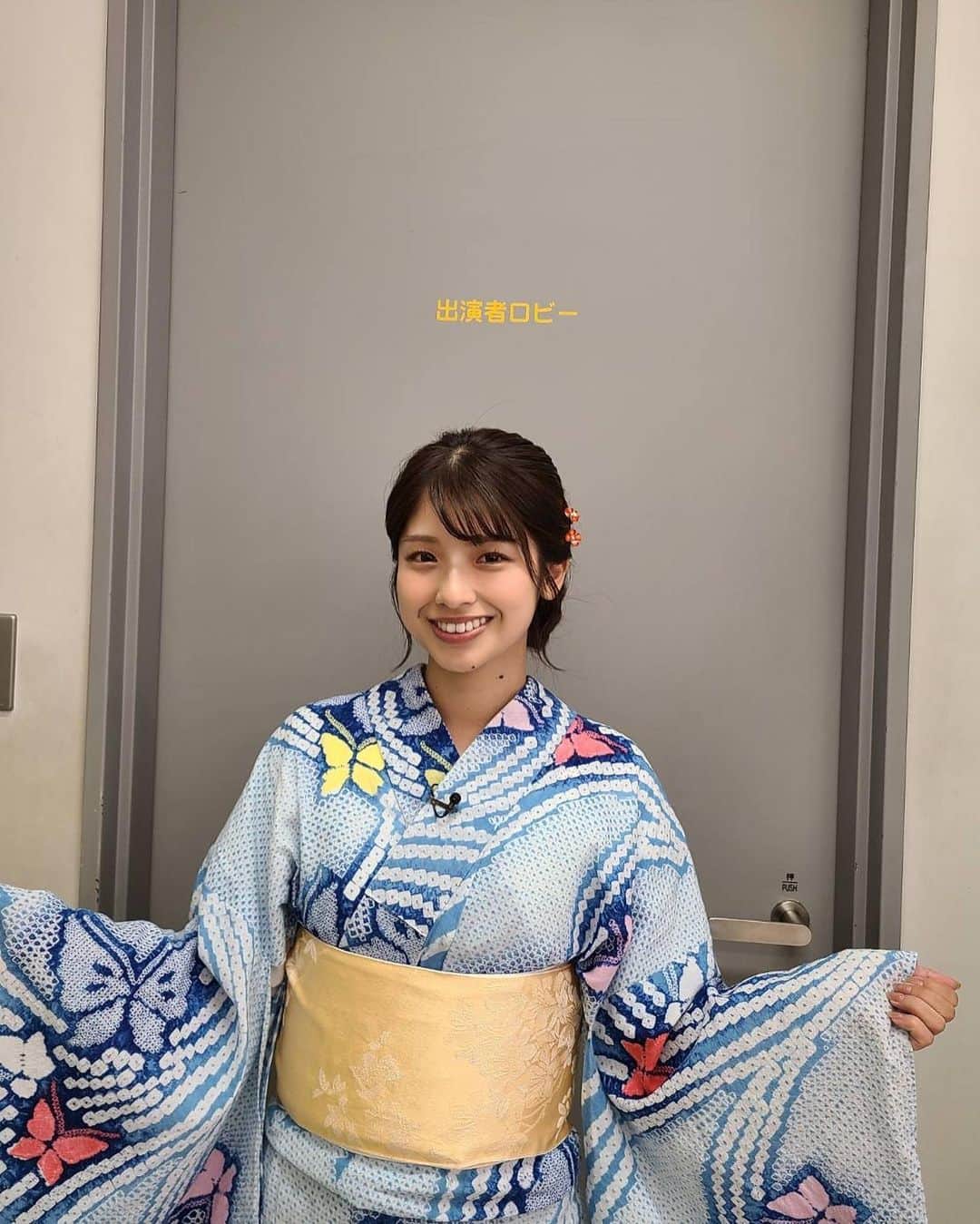舘山聖奈のインスタグラム：「⁡ 有松・鳴海絞りの浴衣を着させて頂きました！ ⁡ 着用した感じはすごく軽やかで、 涼しげな色合いや模様もとっても素敵でした🫧 ⁡ 浴衣を着て夏祭り行きたいですね〜☺️ ⁡ #土曜はナニする！？ #カンテレ」