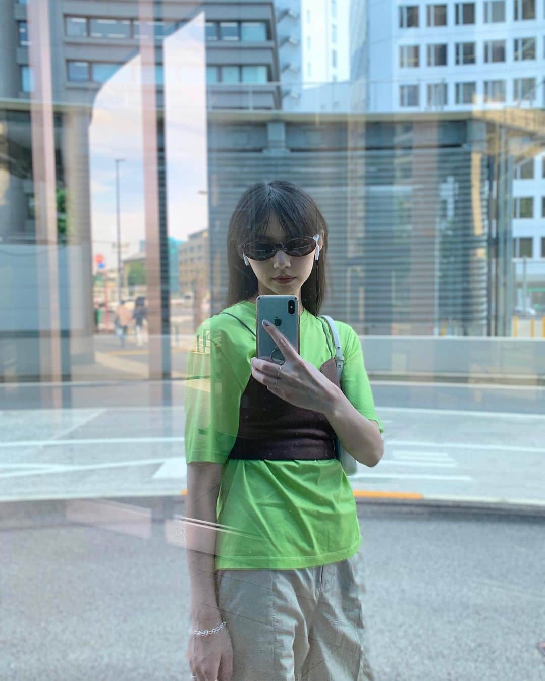 Shiho Sasakiのインスタグラム：「🍀🥝💚🦜  #夏服」
