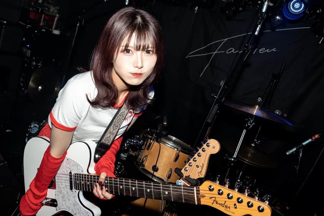 森脇加奈子のインスタグラム：「． 🎸🍎❤️🍒💄💋  NEW COSTUME!!!  🎸🍎❤️🍒💄💋  Faulieu. Presents " RPG " ep.1 at 渋谷 club CRAWL  photo by @okkytree   #Faulieu  #live #livephotography #guitar #vocal #guitarvocal #ギター女子 #ギターボーカル #guitarist #guitar #telecaster #Fender #Fender女子 #Fenderamerican #rock #rockband #band #girlsband #ガールズバンド#japanese #japanesegirl #photography #tagsforlikes #followme #팔로우미 #tfl」