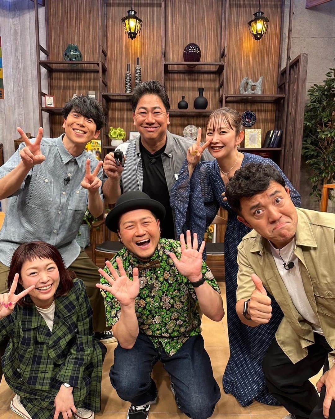 川原豪介さんのインスタグラム写真 - (川原豪介Instagram)「本日18時55分からテレQ【たくなる】。 今週イチ麺や天神地下街特集などお役立ち情報盛りだくさんです。見て下さーい👀 #たくなる  #パラシュート部隊  #ブルーリバー  #中上真亜子  #小雪  #ナタリア  #ミニゴリラ持ってます🦍」6月3日 15時40分 - blueriver_kawa