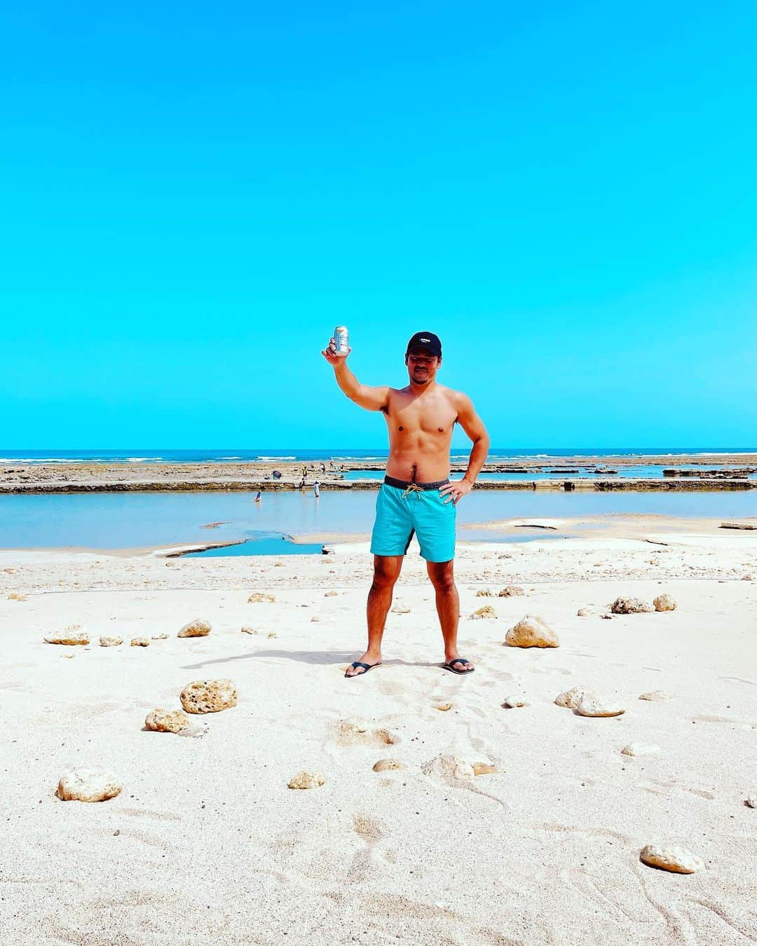 クニヨシTVさんのインスタグラム写真 - (クニヨシTVInstagram)「サザンリンクスの海超えショットで見つけた隠れビーチ。  #沖縄旅行  #沖縄ゴルフ  #玻名城ビーチ #サザンリンクスゴルフクラブ」6月3日 15時40分 - 92kantoku.appare