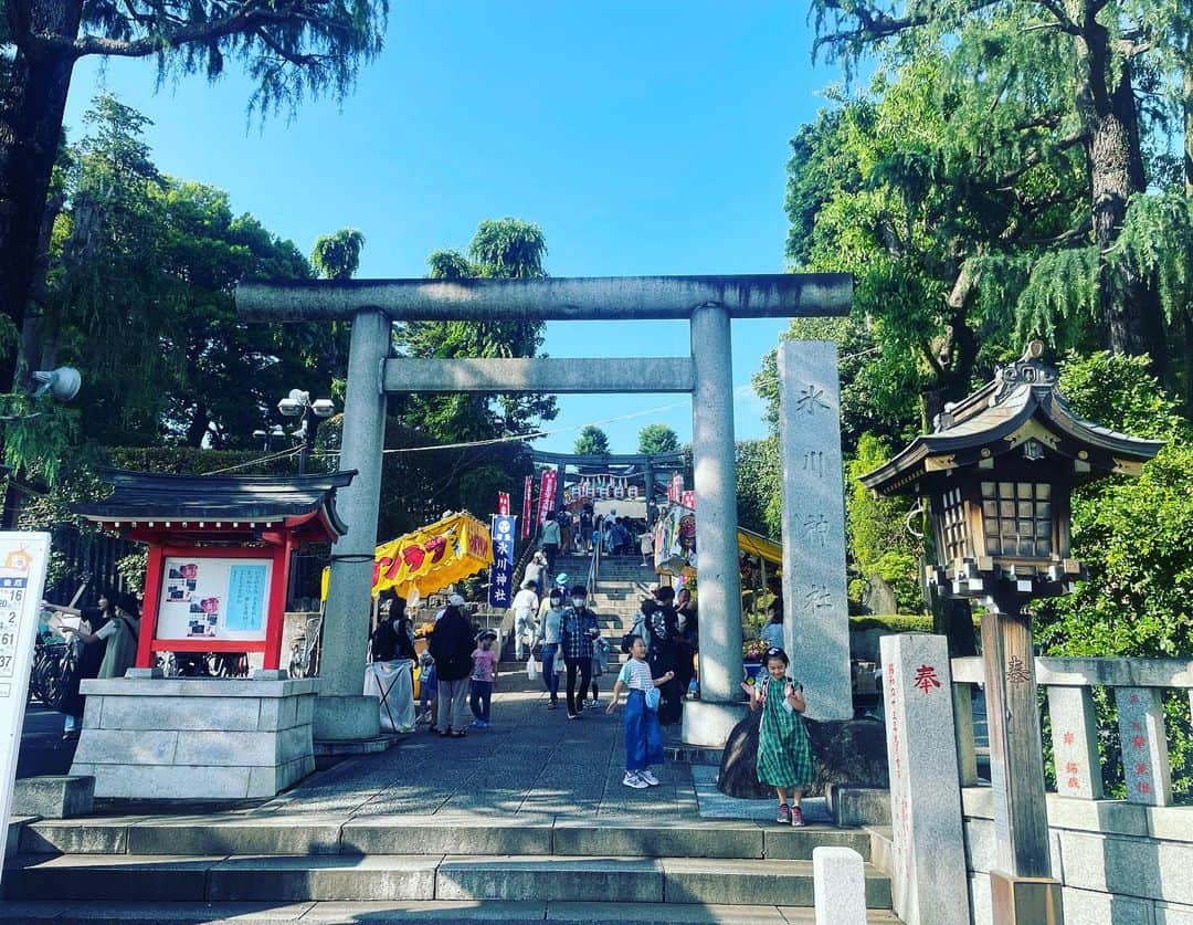一三さんのインスタグラム写真 - (一三Instagram)「今日は，#お祭り だって。  #祭り #神社」6月3日 16時08分 - ichizou.co.jp