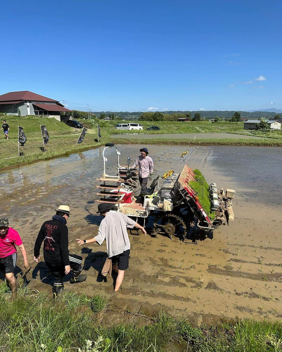 堀江貴文さんのインスタグラム写真 - (堀江貴文Instagram)「#ricefield #sake #純米大吟醸想定外想定内恒例の田植え会」6月3日 16時17分 - takapon_jp