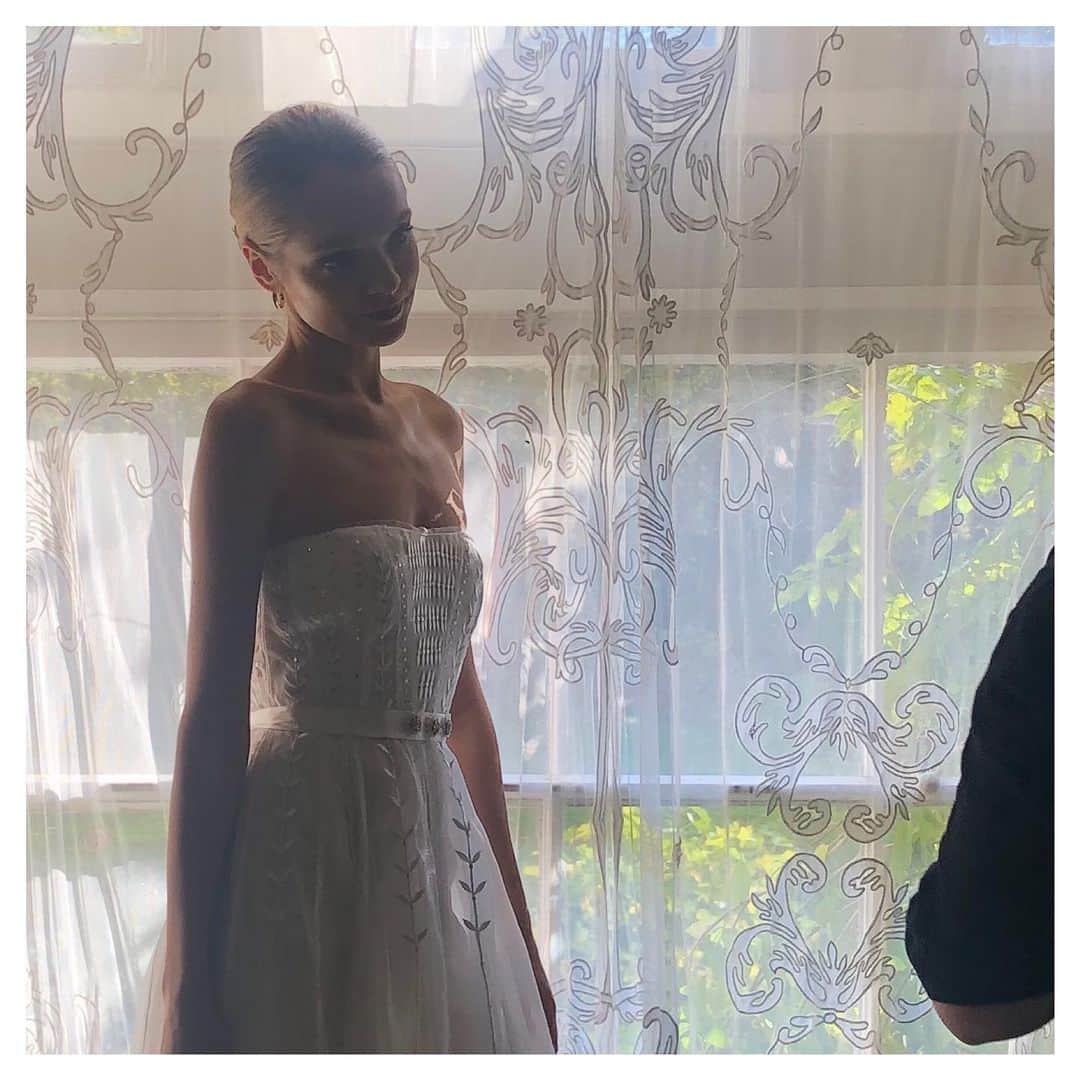 NOVARESE Dress Officialのインスタグラム：「⁡ まもなく12回目のコレクションのご紹介開始となるTemperley for Novarese （写真は、既存のコレクションからIris） 自由で遊び心あふれるAlice Temperleyのデザインは、世界中の女性の支持を集めています 世界中でノバレーゼで「ここだけ」のコレクションに出会いにいらしてください ⁡ お問合せ・試着予約はお近くのノバレーゼまで ⁡ Dress: Iris (Temperley fro Novarese) @temperleybridal @novaresewedding  ⁡ #ノバレーゼウエディング #ノバレーゼ #ノバレーゼドレス #プレ花嫁 #東京花嫁 #関西花嫁 #名古屋花嫁 #広島花嫁 #福岡花嫁 #ウエディングドレス #ノバレーゼ花嫁 #novaresewedding #novarese #temperleylondon #novareseexclusive」