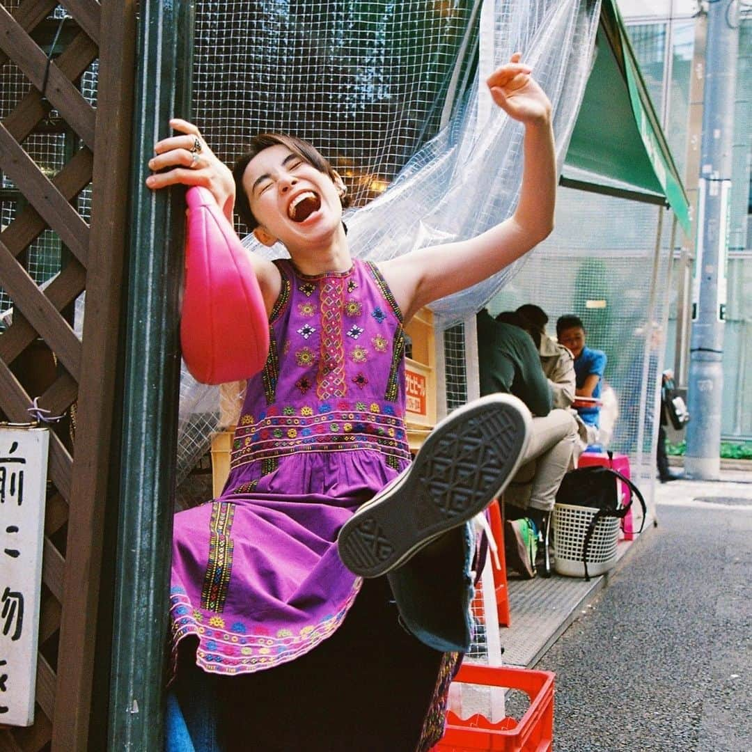 Aya（高本彩）さんのインスタグラム写真 - (Aya（高本彩）Instagram)「@freak_mag で連載始まりました📷💜第一回はるうこ様ーを撮影🩷ゲストの好きな場所でFREAK'S STOREの用服を着て撮影する連載企画ー👏 企画は @takao_okb あざっす🙏  るうちゃん久々に会えて嬉しかった❤️ @rororuko   連載は @freak_mag のプロフィールにあるURLから飛べます📱  #freakmag#るうこ#photobyaya」6月3日 16時27分 - aya_dream04