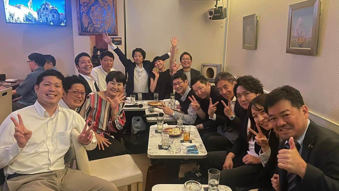 山本華世のインスタグラム：「5/5 キッズフェスの打ち上げ‼️ 私も博運社ブースで参加して、ちゃっかりステージにもあがっちゃいました。思いがひとつのイベントは心の充実感は中々味わえないよ❤️出会いに感謝❤️ありがとデシタ‼️」