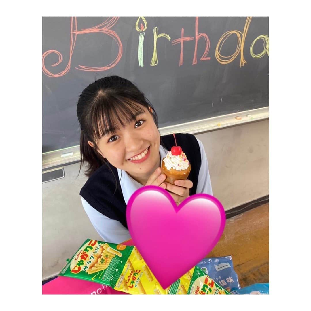 湊胡遥さんのインスタグラム写真 - (湊胡遥Instagram)「・  6/1で18歳になりました❕ ㊗️成人だ！早い！ お祝いのストーリーや投稿、DMもありがとう。全部見てます^^ 2.3枚目は愛する高校のお友達からのサプライズ🩷」6月3日 16時39分 - koharu_minato61official