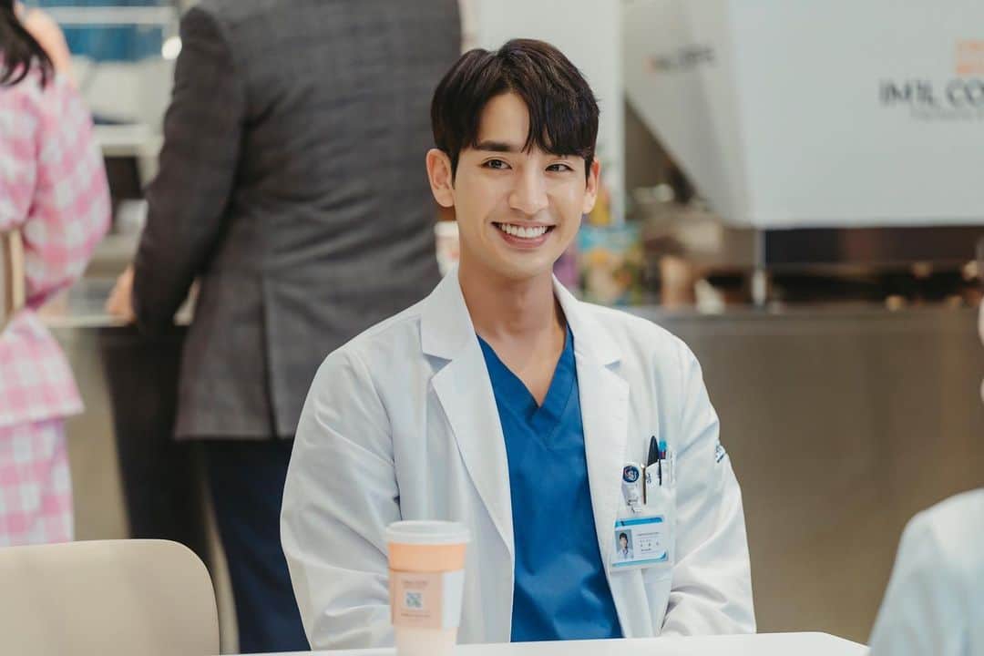 ソン・ジホのインスタグラム：「마지막 주😥 기회되면 #닥터차정숙 라방을 한번 도전!  @jtbcdrama」