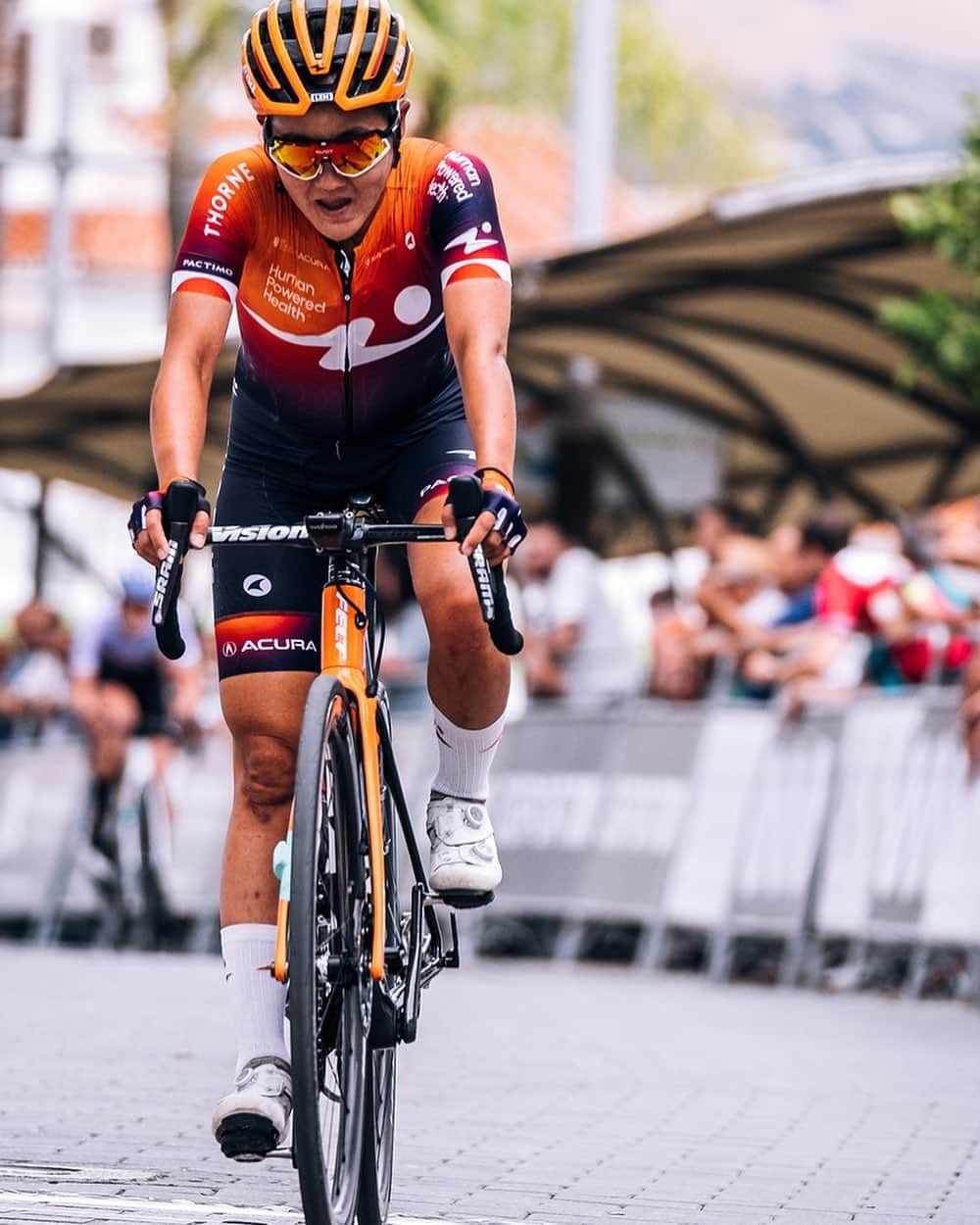 與那嶺恵理のインスタグラム：「Out from the race by crash is so much harder than suffering in the race.  Abandon Antri & Nina by crash cause by neutral car 😢 . . 3stage down 2 stage to go @vueltaandaluciawomen  Vamos 👊🏻 . . 📸 @oskarsbrook  #今日のエリさん　#HumanPoweredHealth」