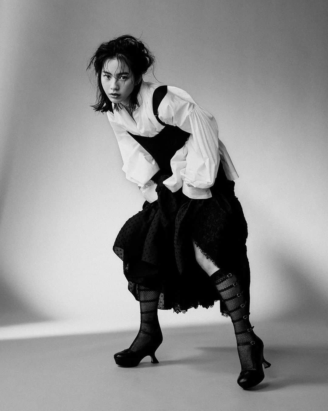 のん（能年玲奈）のインスタグラム：「レミゼラブルや西部劇に登場しそうなシルエット。 ヘアメイクもスタイリングもキリッと中性的で、この日の写真とても好きだった。  Photographer: MACIEJ KUCIA(AVGVST) Styling: @izumimachino  Hair&Make up: Shie Kanno  #dior  #GQJAPAN #GQHYPE」